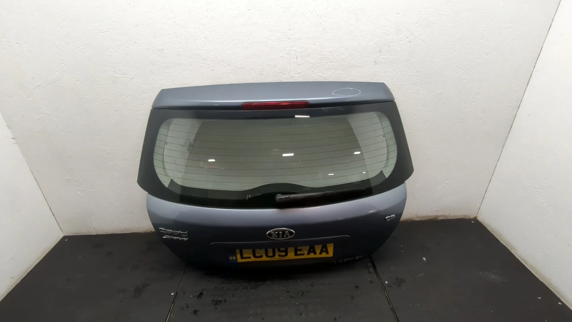 Крышка (дверь) багажника Kia Ceed 2007-2012 КПП 5-ст.мех.(МКПП) D4FB-L Дизель 1.6 л