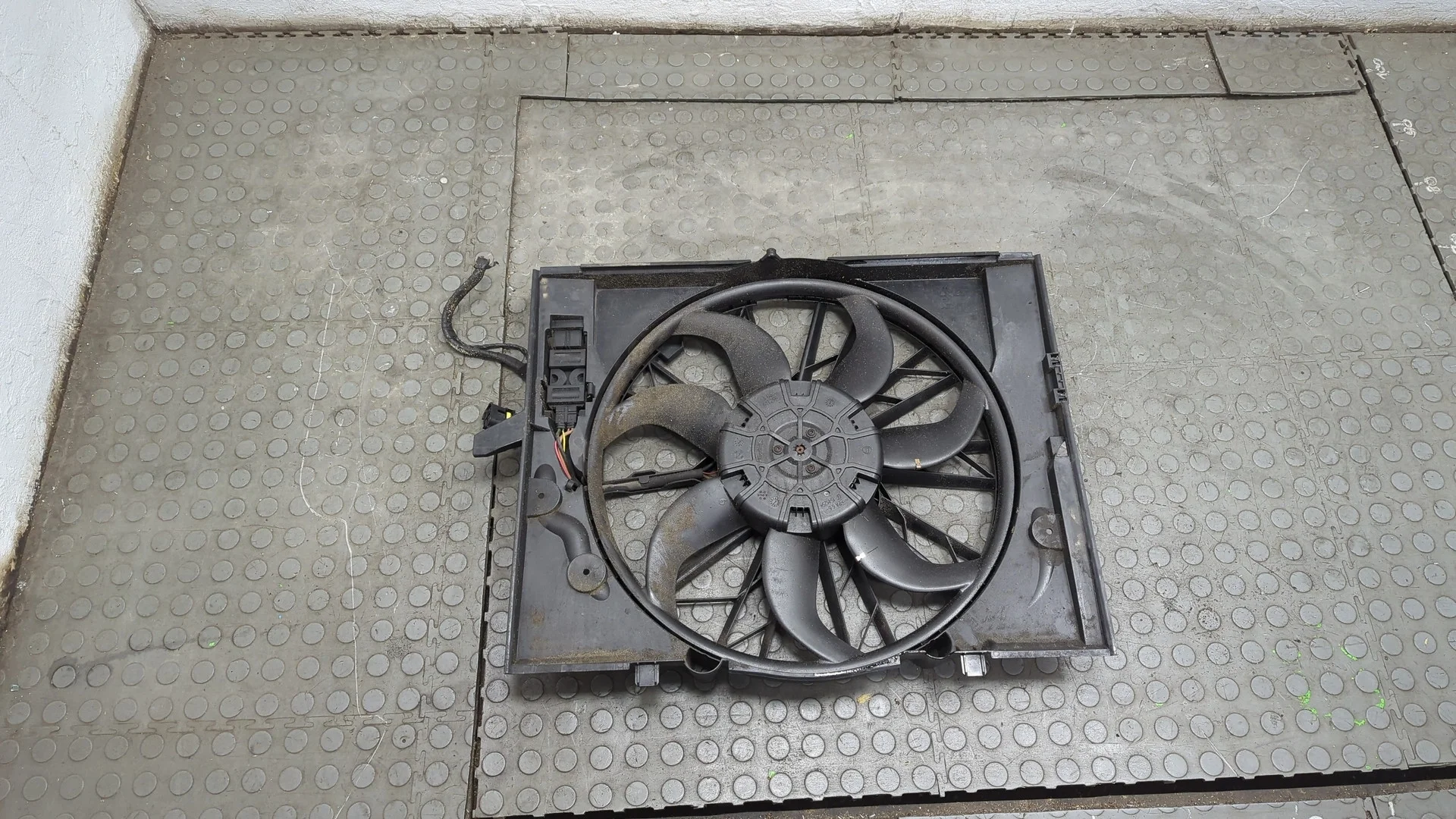 Вентилятор радиатора BMW 7 E65 2001-2008 КПП автомат (АКПП) N62B44A Бензин 4.4 л Инжектор