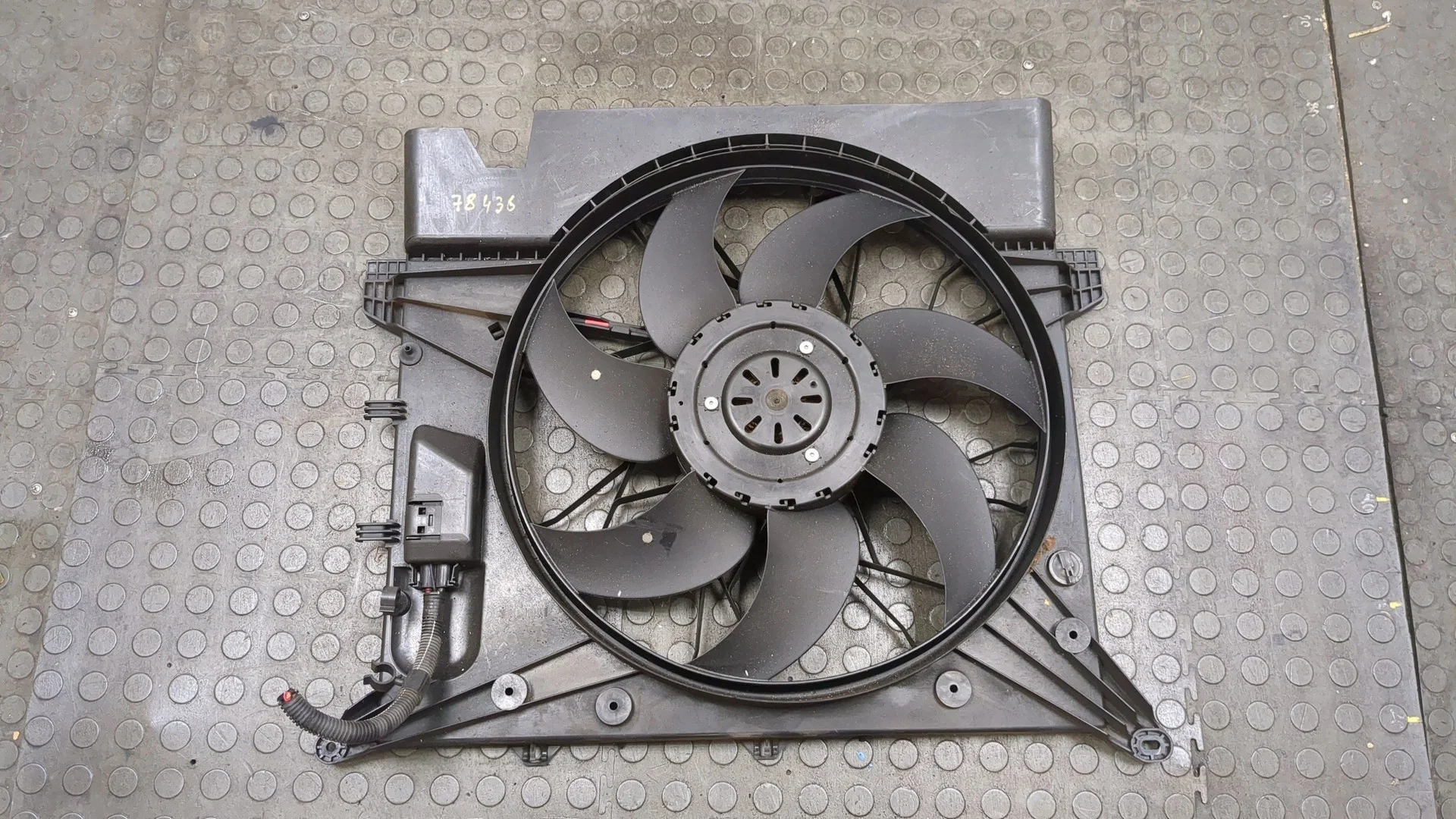 Вентилятор радиатора Volvo XC90 2002-2014 КПП автомат 4х4 (АКПП) D5244T18 Дизель 2.4 л Турбо