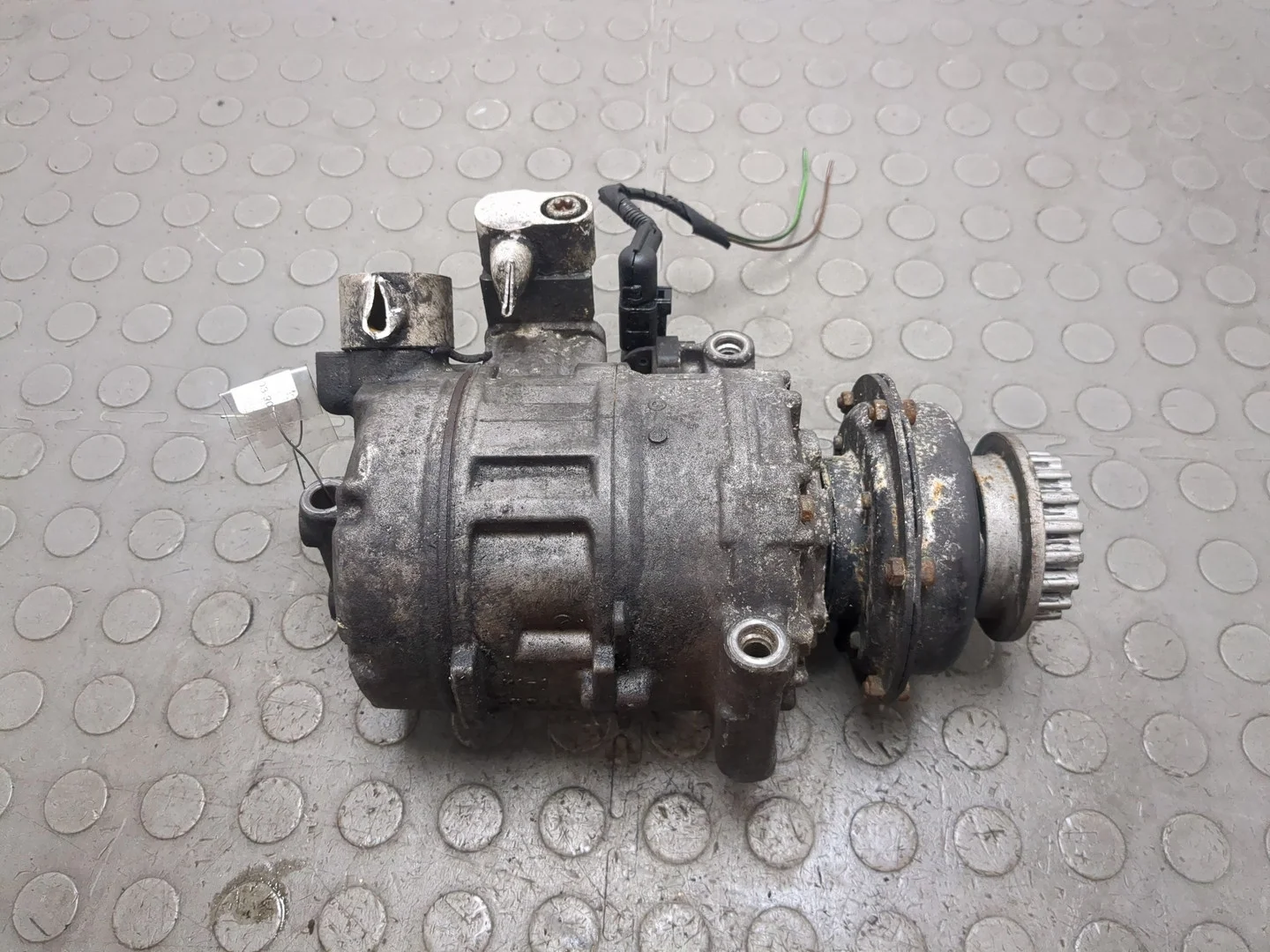 Компрессор кондиционера Volkswagen Transporter 5 2003-2015 КПП 6-ст.мех.(МКПП) AXD Дизель 2.5 л TDI