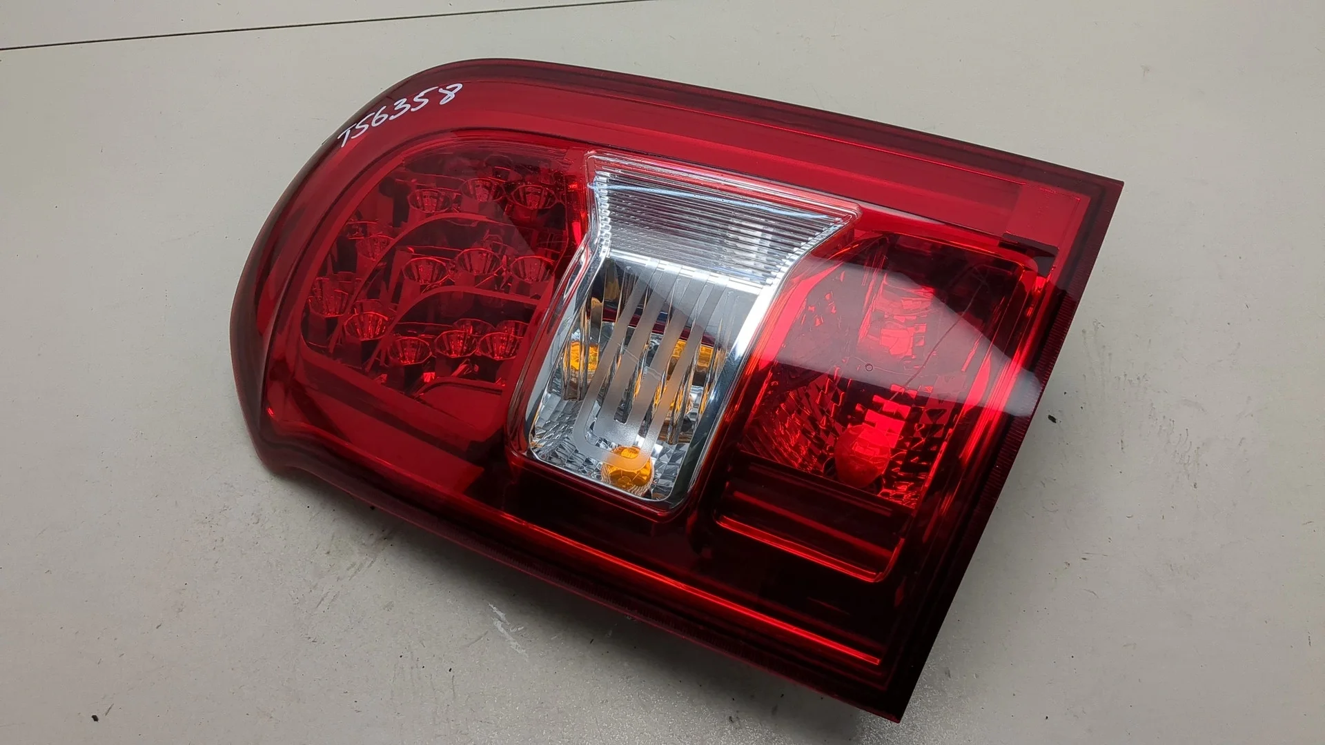 Фонарь (задний) SsangYong Rexton 2012-2017 КПП 6-ст.мех 4х4 (МКПП) D20DTR Дизель 2 л TD