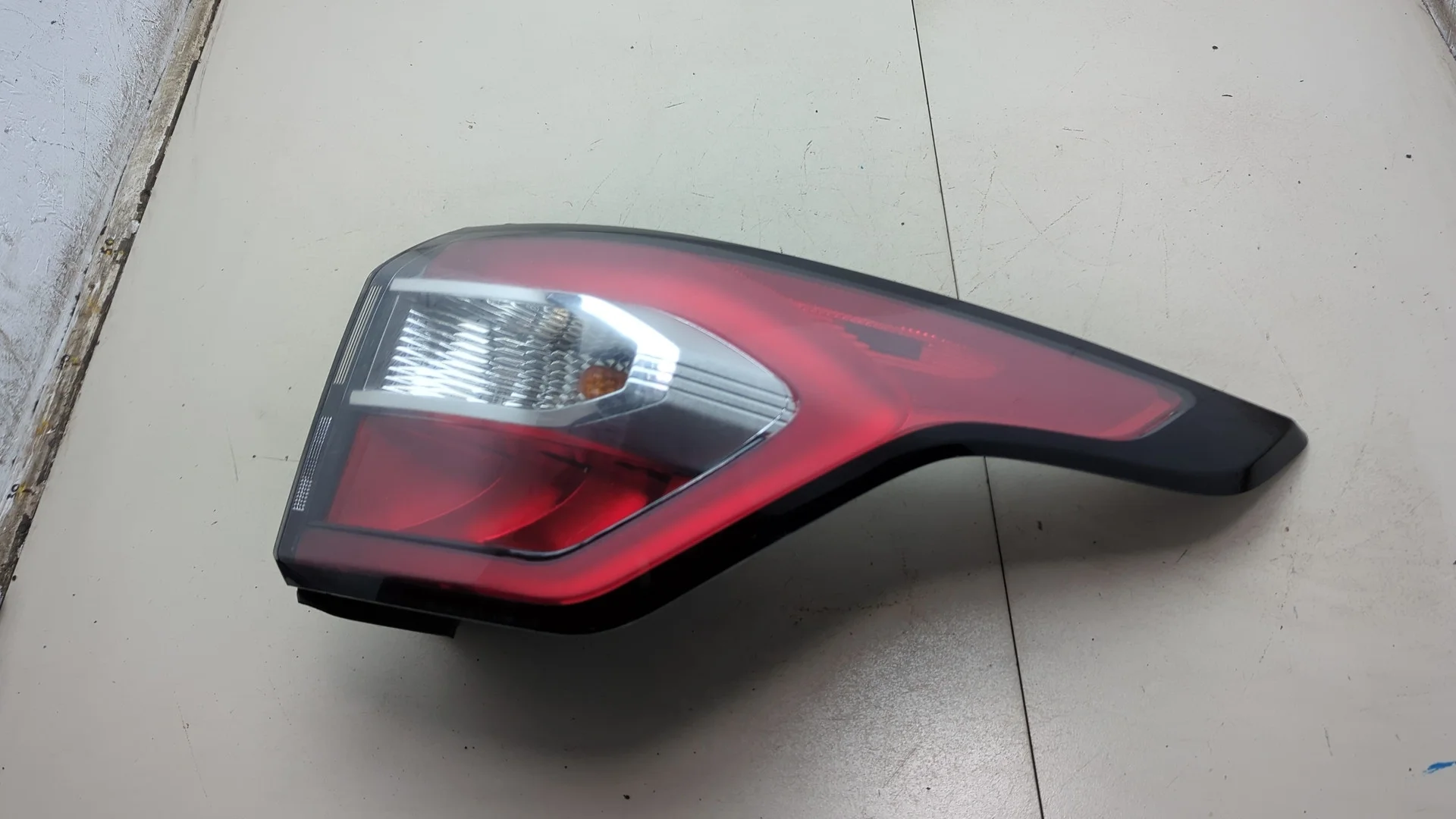 Фонарь (задний) Ford Escape 2015-2019 КПП автомат 4х4 (АКПП) Б/Н 2,0 Бензин 2 л Турбо-инжектор