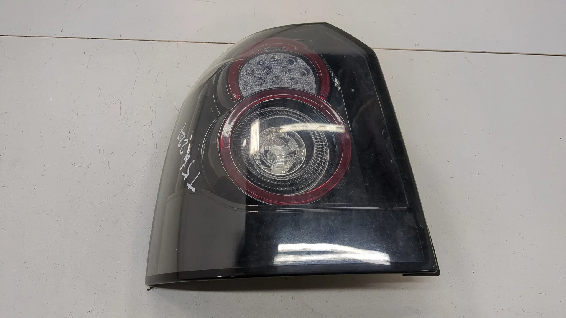 Фонарь (задний) Land Rover Freelander 2 2006-2014 КПП 6-ст.мех 4х4 (МКПП) 224DT Дизель 2.2 л Турбо