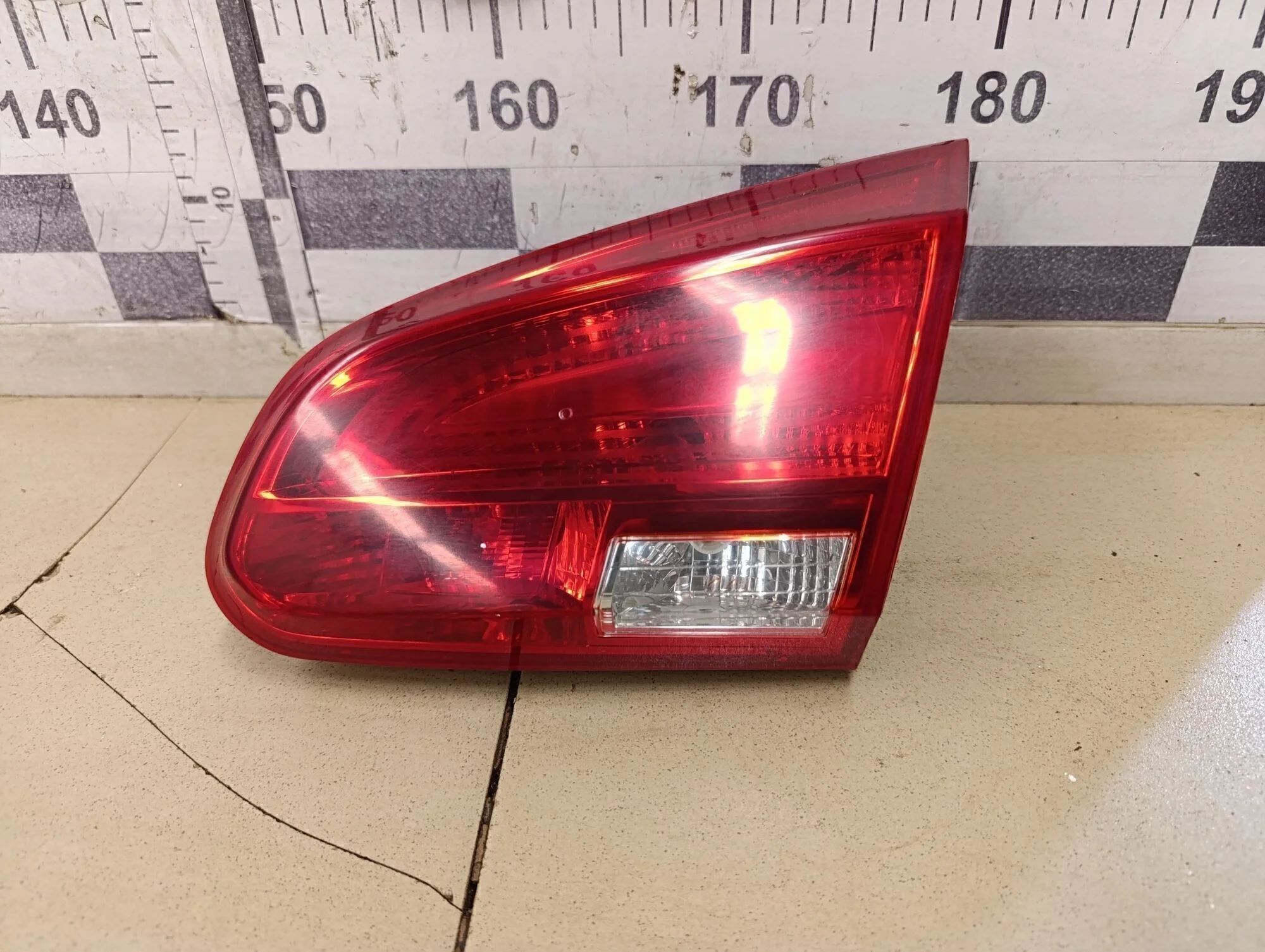 Фонарь задний внутренний правый Ceed 2012>