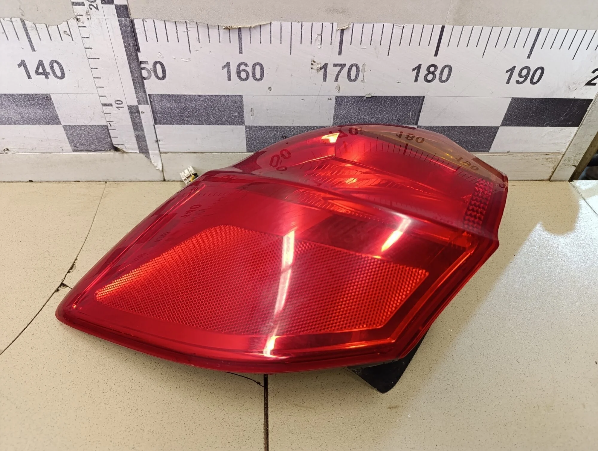 Фонарь задний наружный правый Ceed 2012>