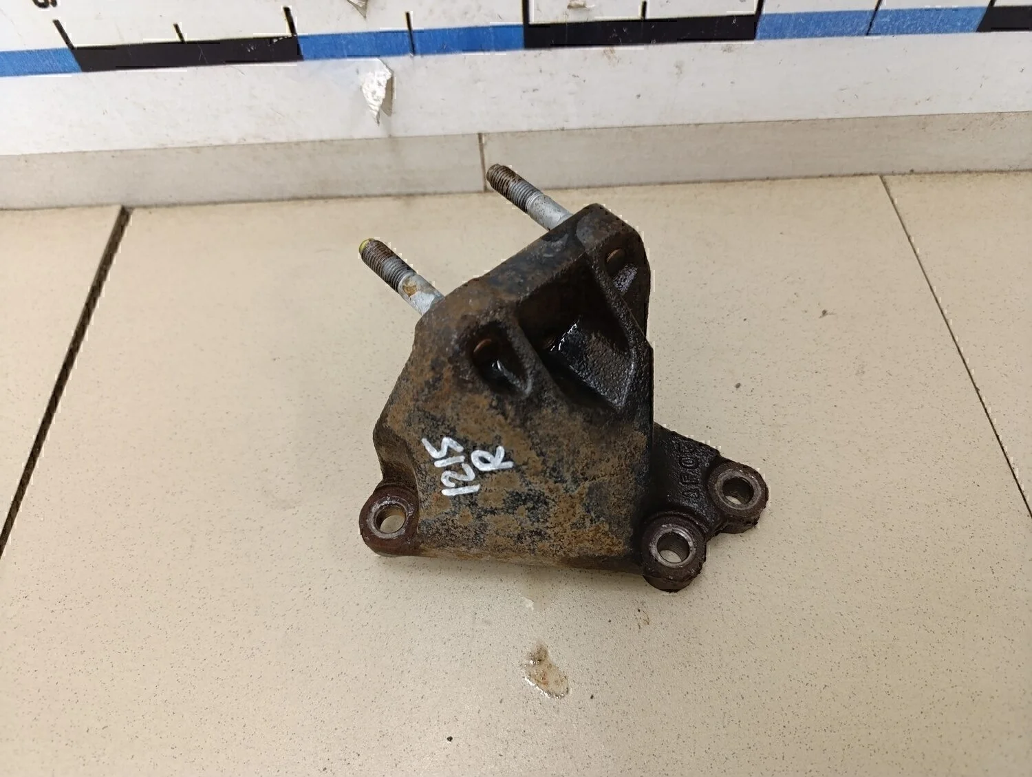 Кронштейн двигателя правый Solaris 2010-2017