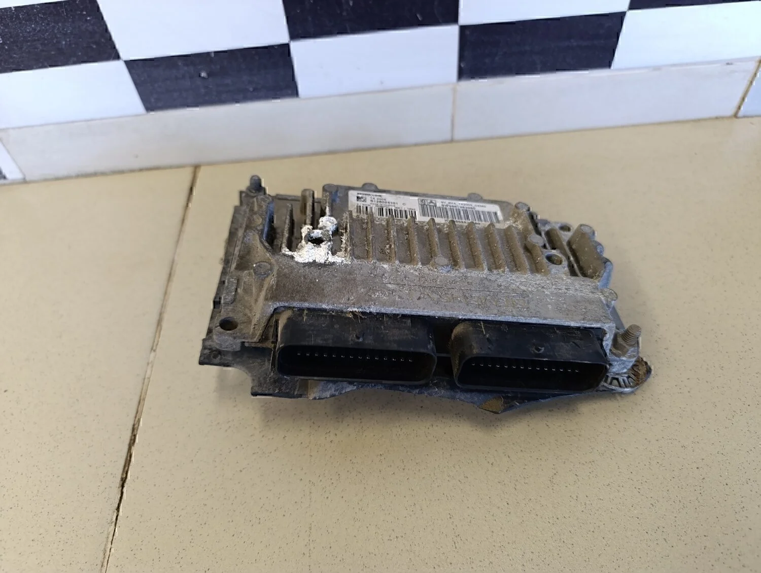 Блок управления двигателем C4 2005-2011