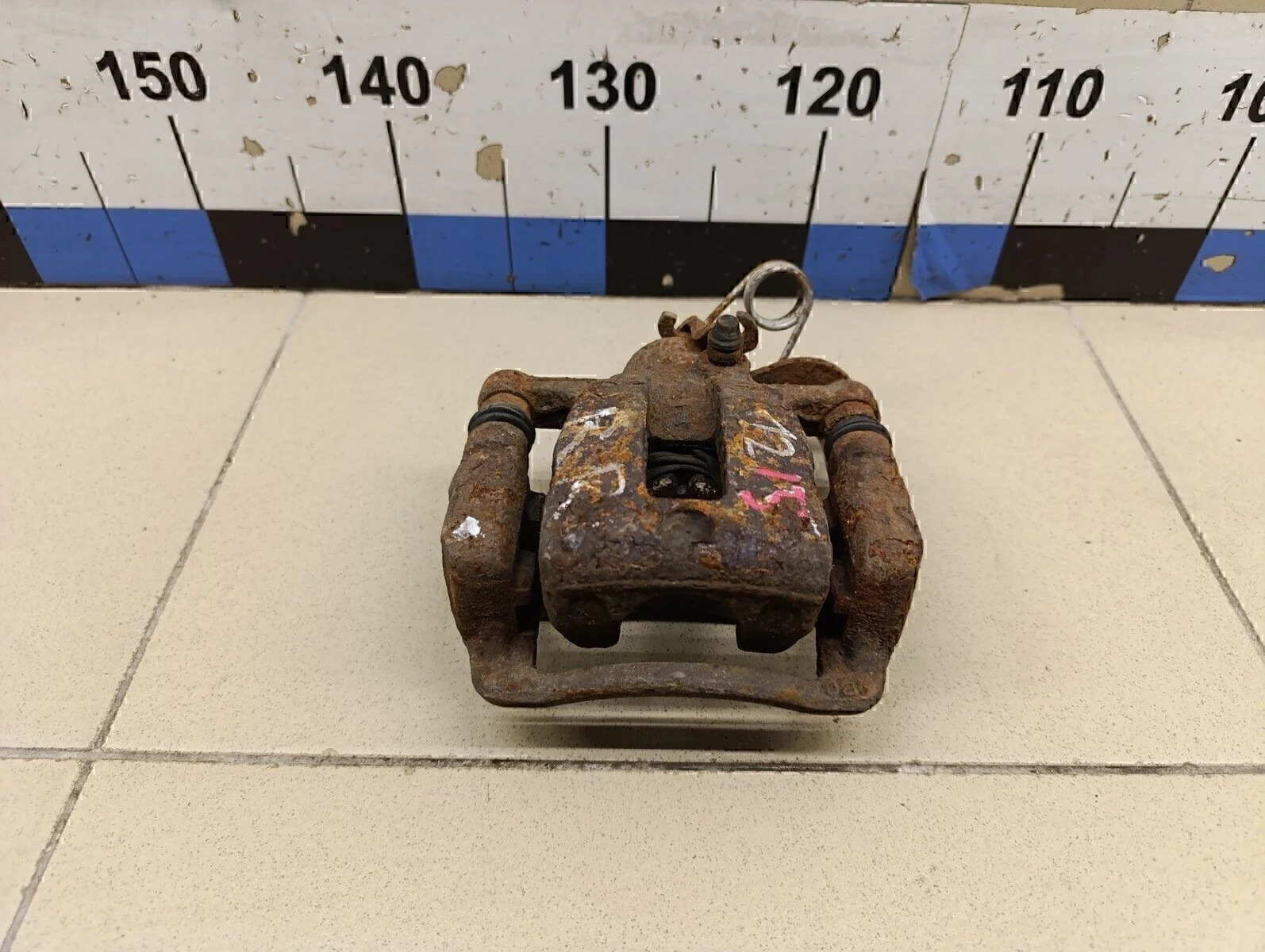 Суппорт задний правый Solaris 2010-2017