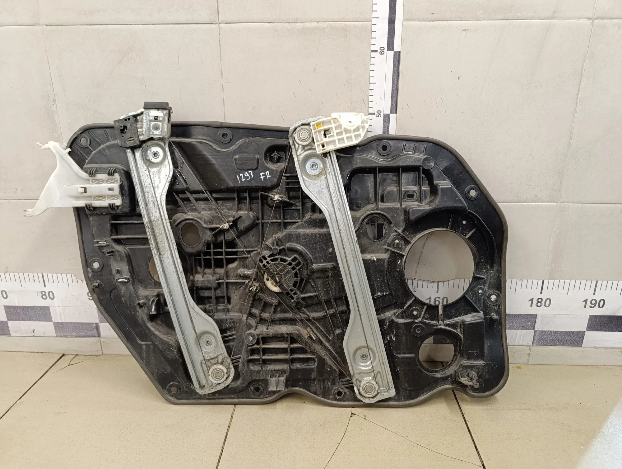 Стеклоподъемник электр. передний правый Ceed 2012>