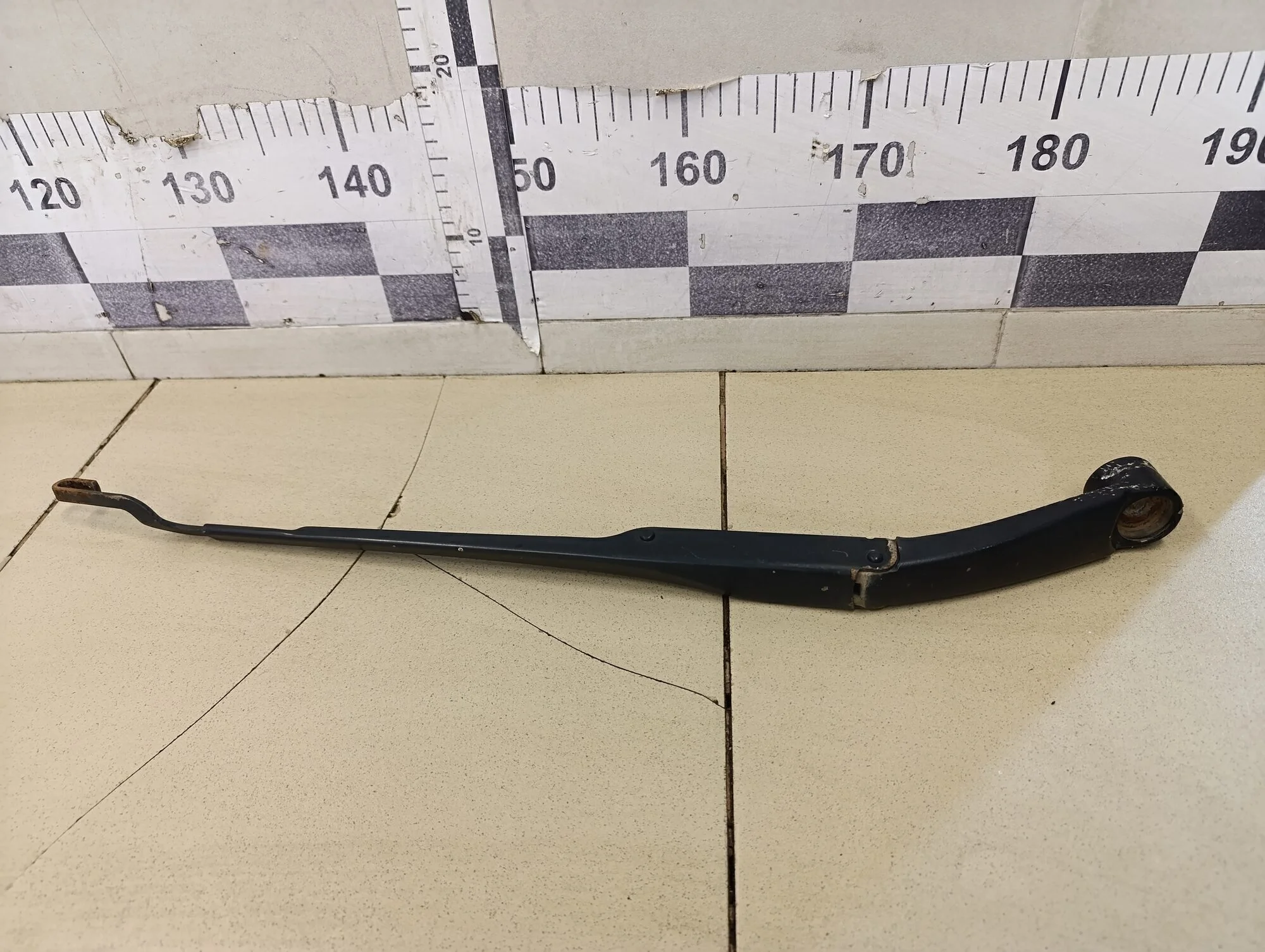 Поводок стеклоочистителя передний левый Ceed 2012>