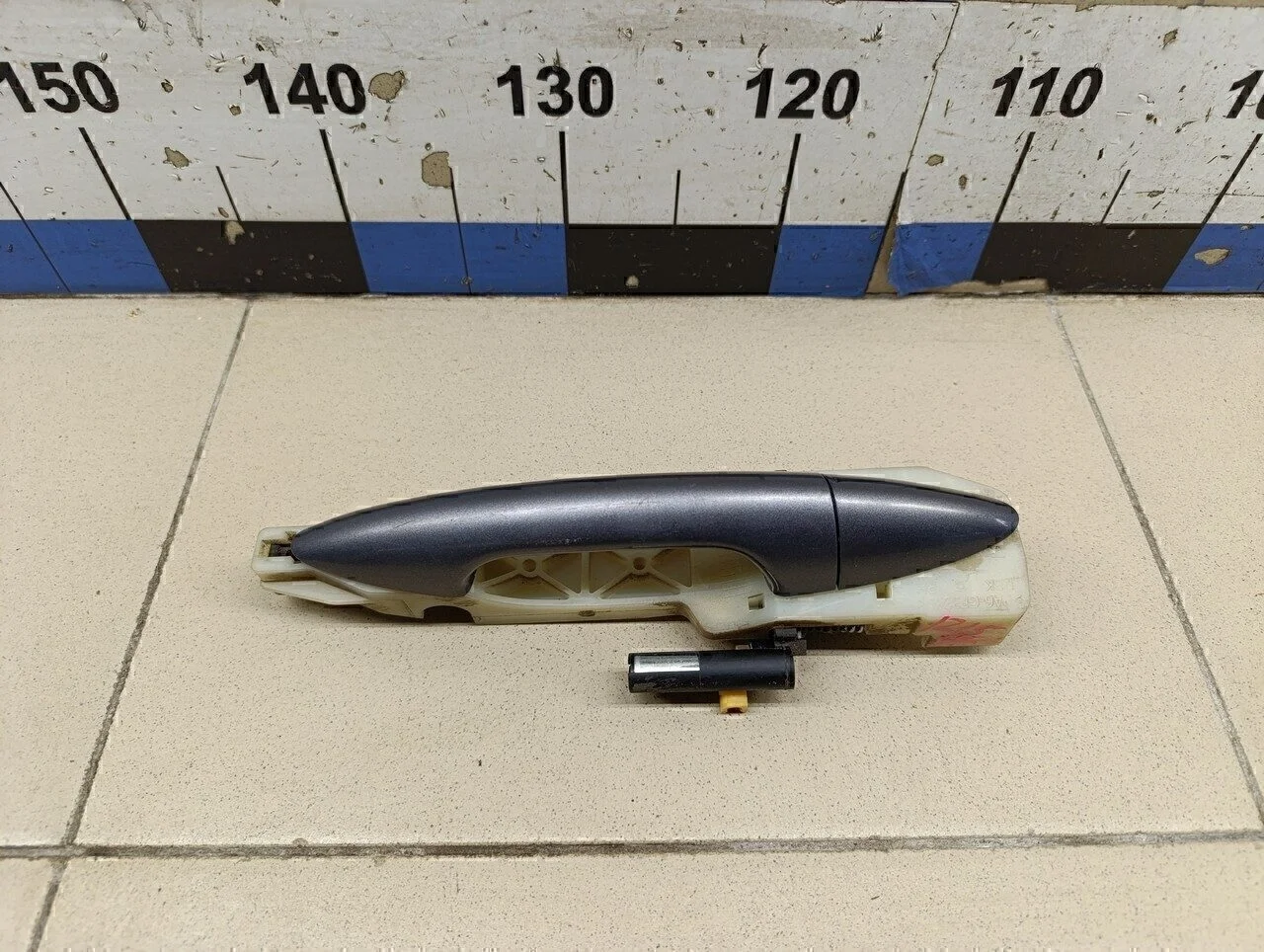 Ручка двери передней наружная правая Solaris 2010-2017