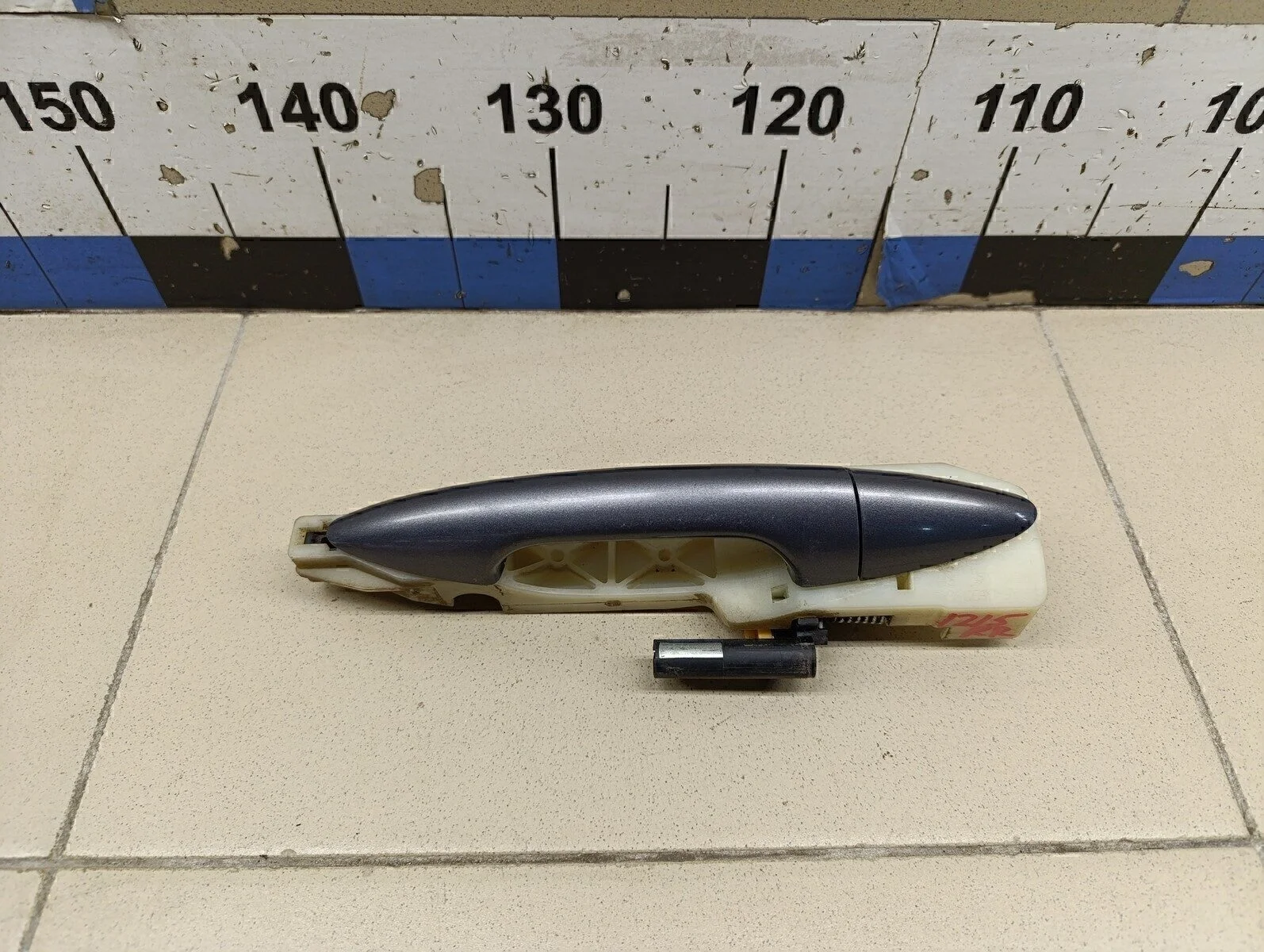 Ручка двери задней наружная правая Solaris 2010-2017