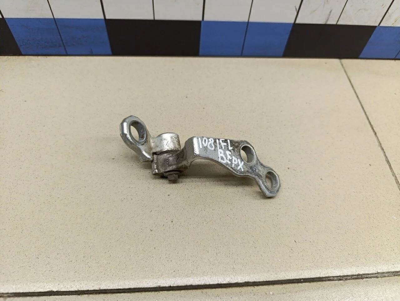 Петля двери передней левой верхняя Focus II 2005-2008