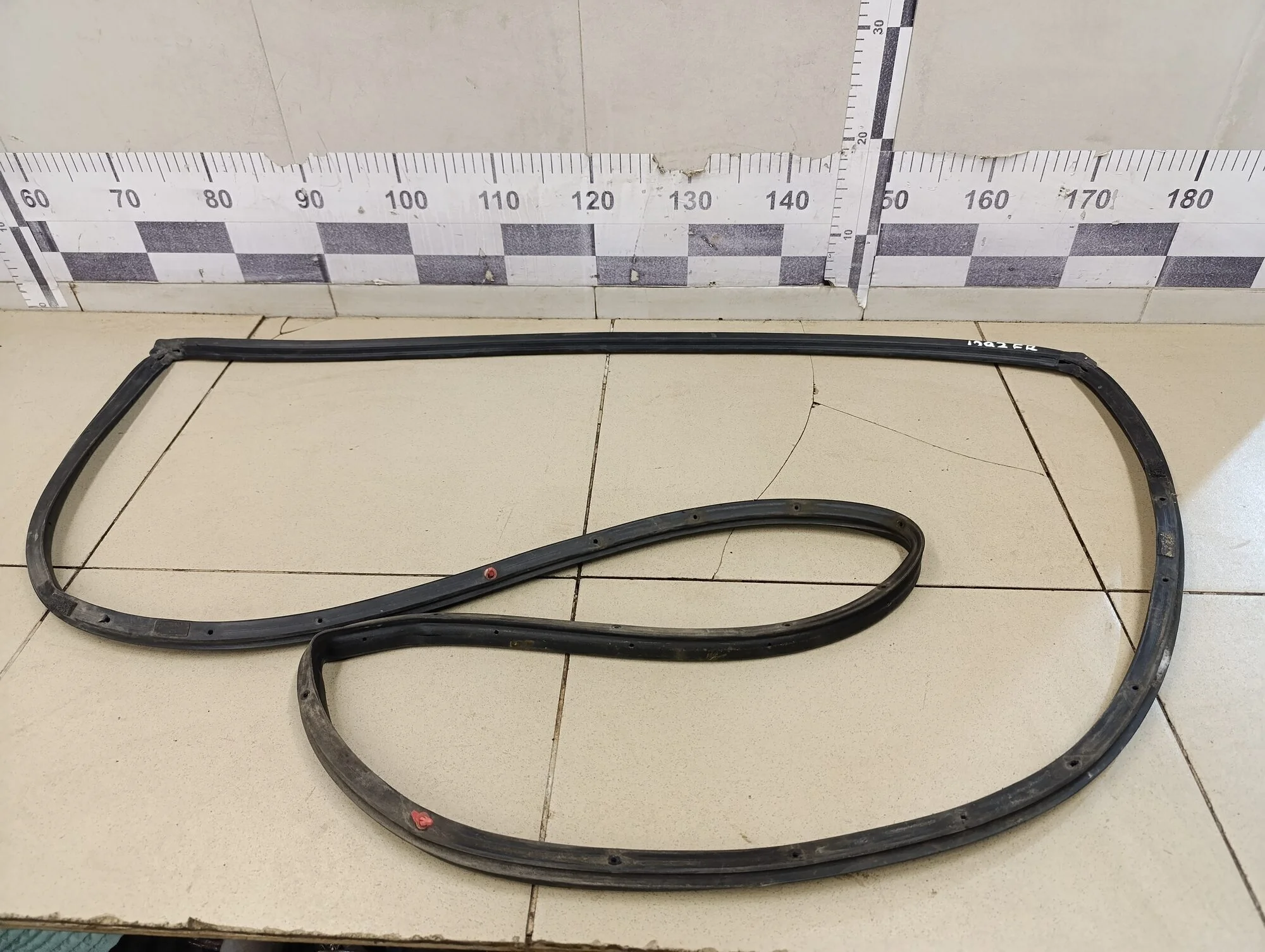 Уплотнитель двери Ceed 2012>