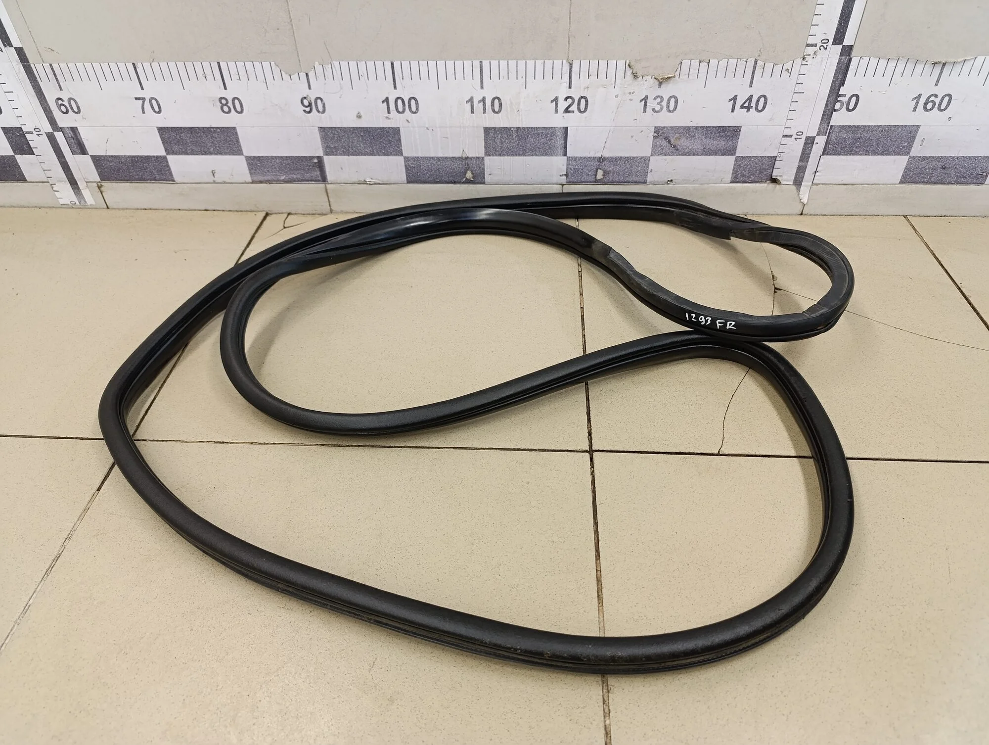 Уплотнитель двери Ceed 2012>