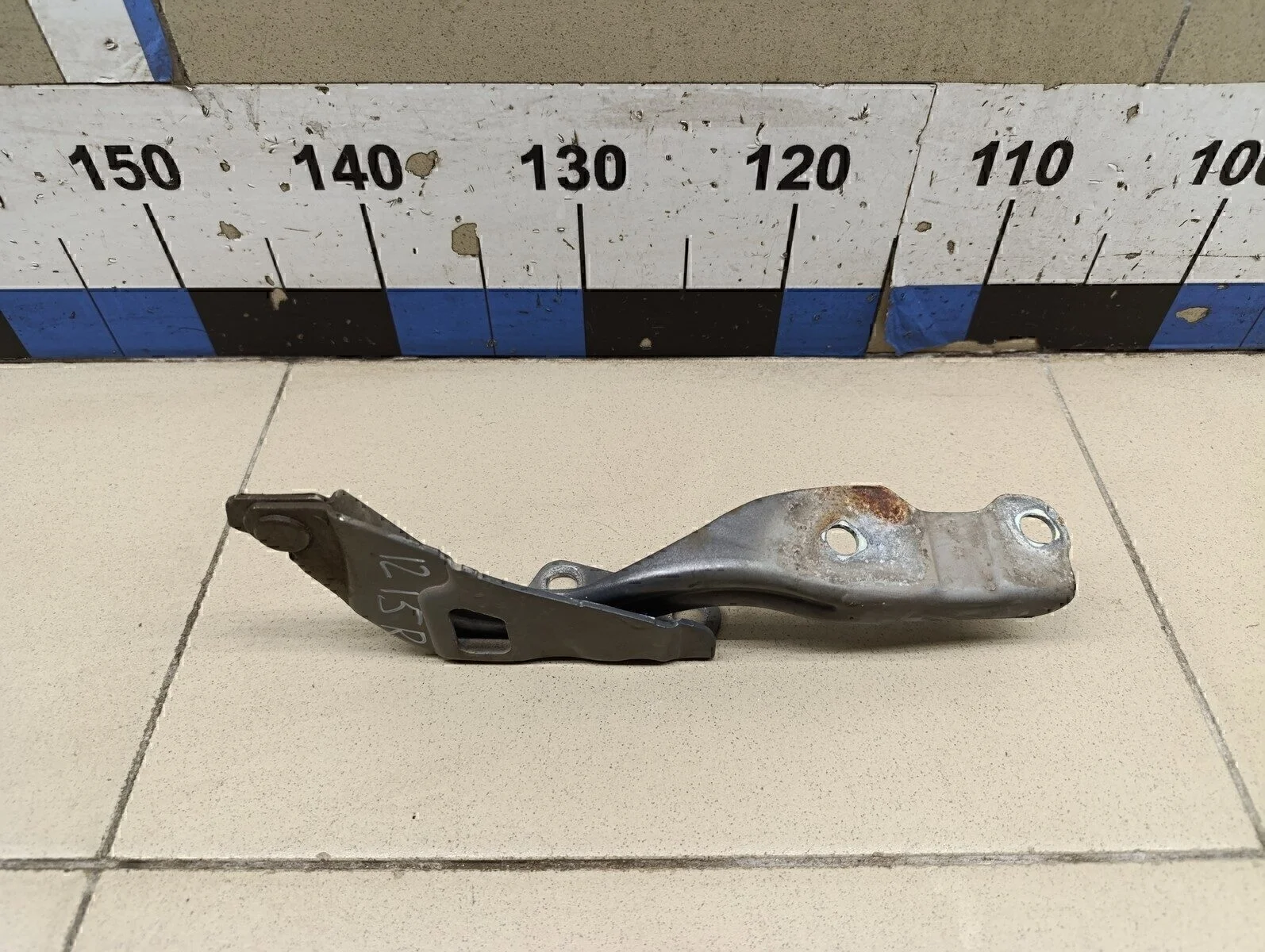 Петля капота правая Solaris 2010-2017