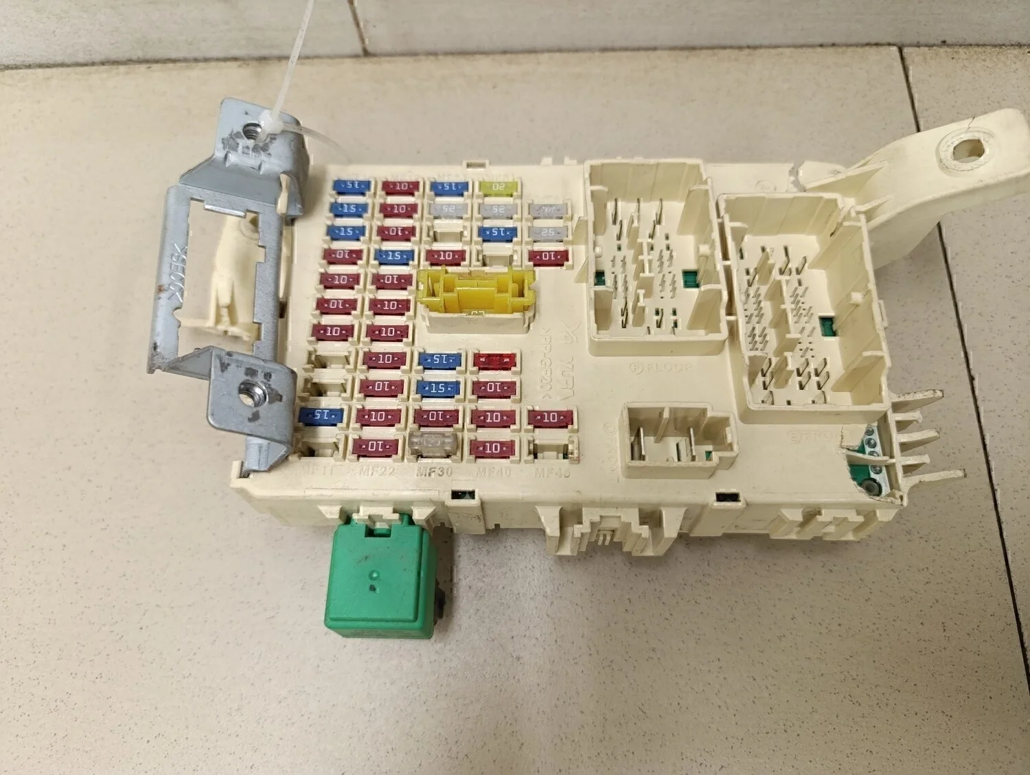 Блок предохранителей Solaris 2010-2017