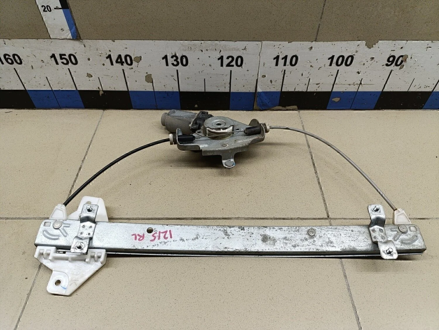 Стеклоподъемник электр. задний левый Solaris 2010-2017