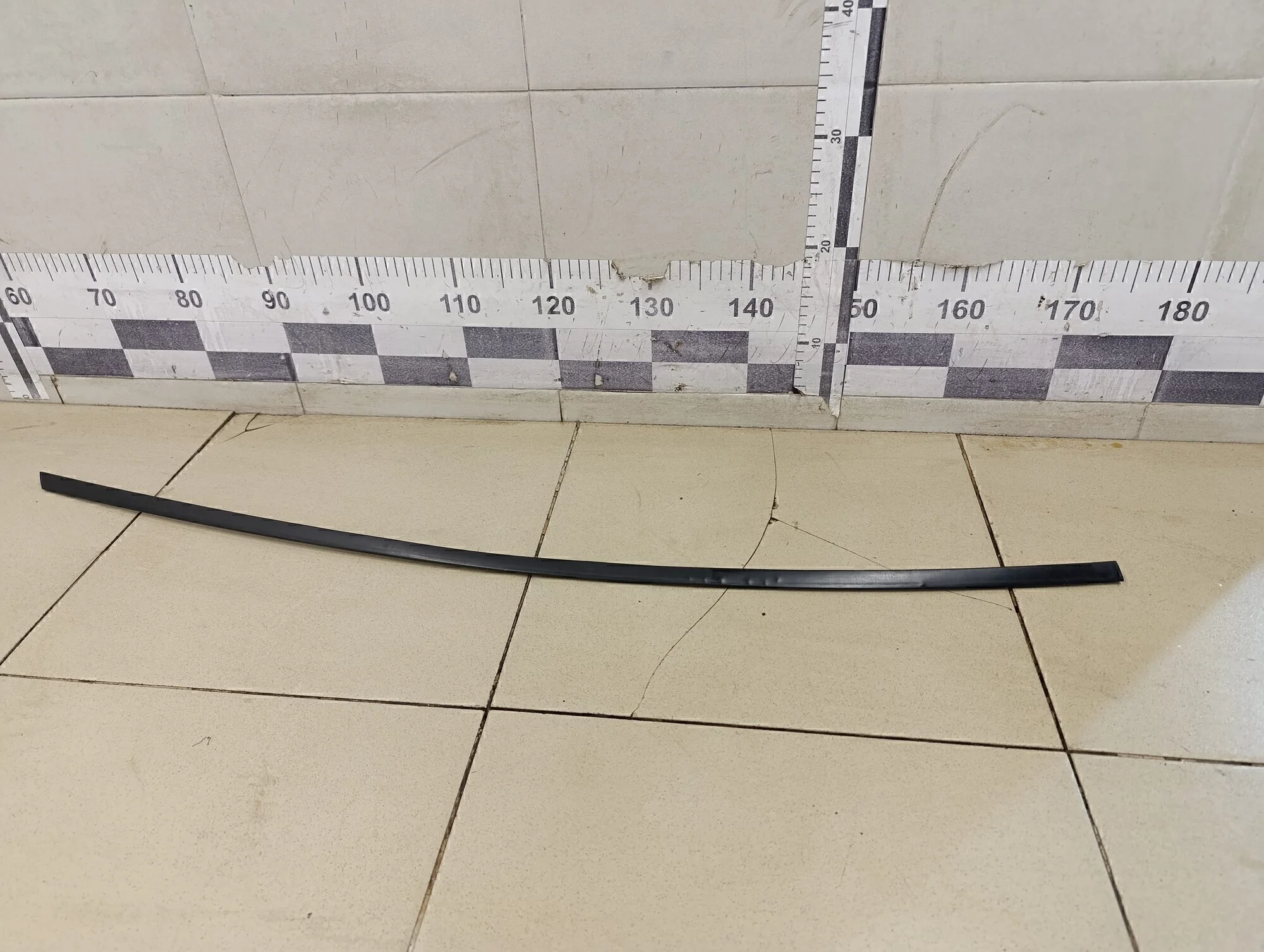 Молдинг передней правой двери Ceed 2012>