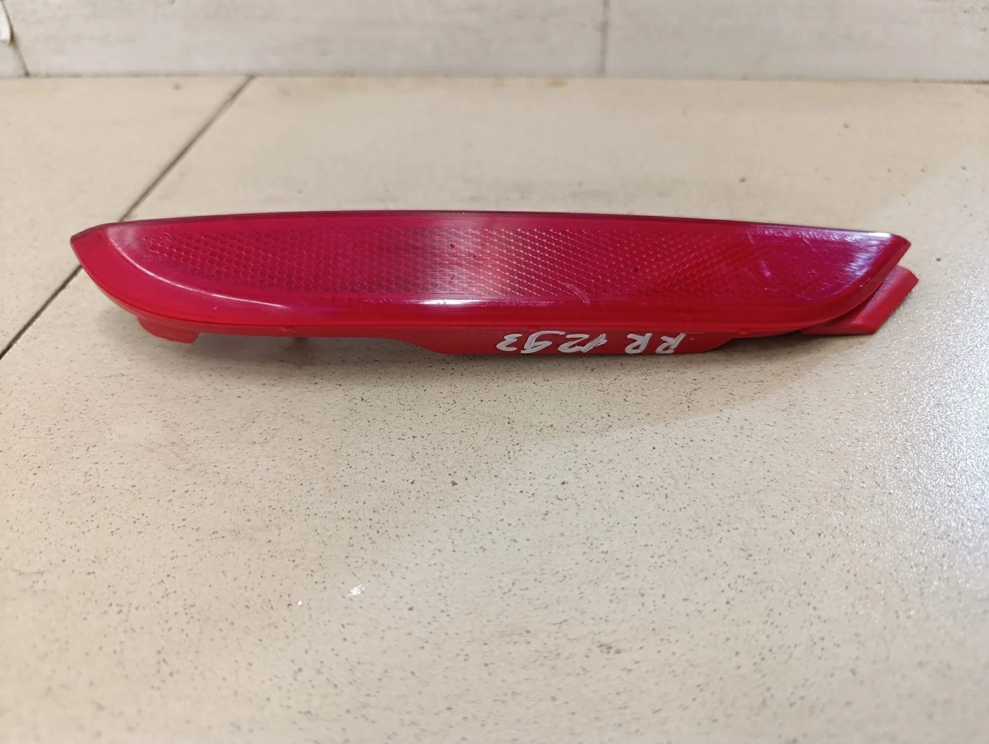 Отражатель в бампер задний правый Ceed 2012>