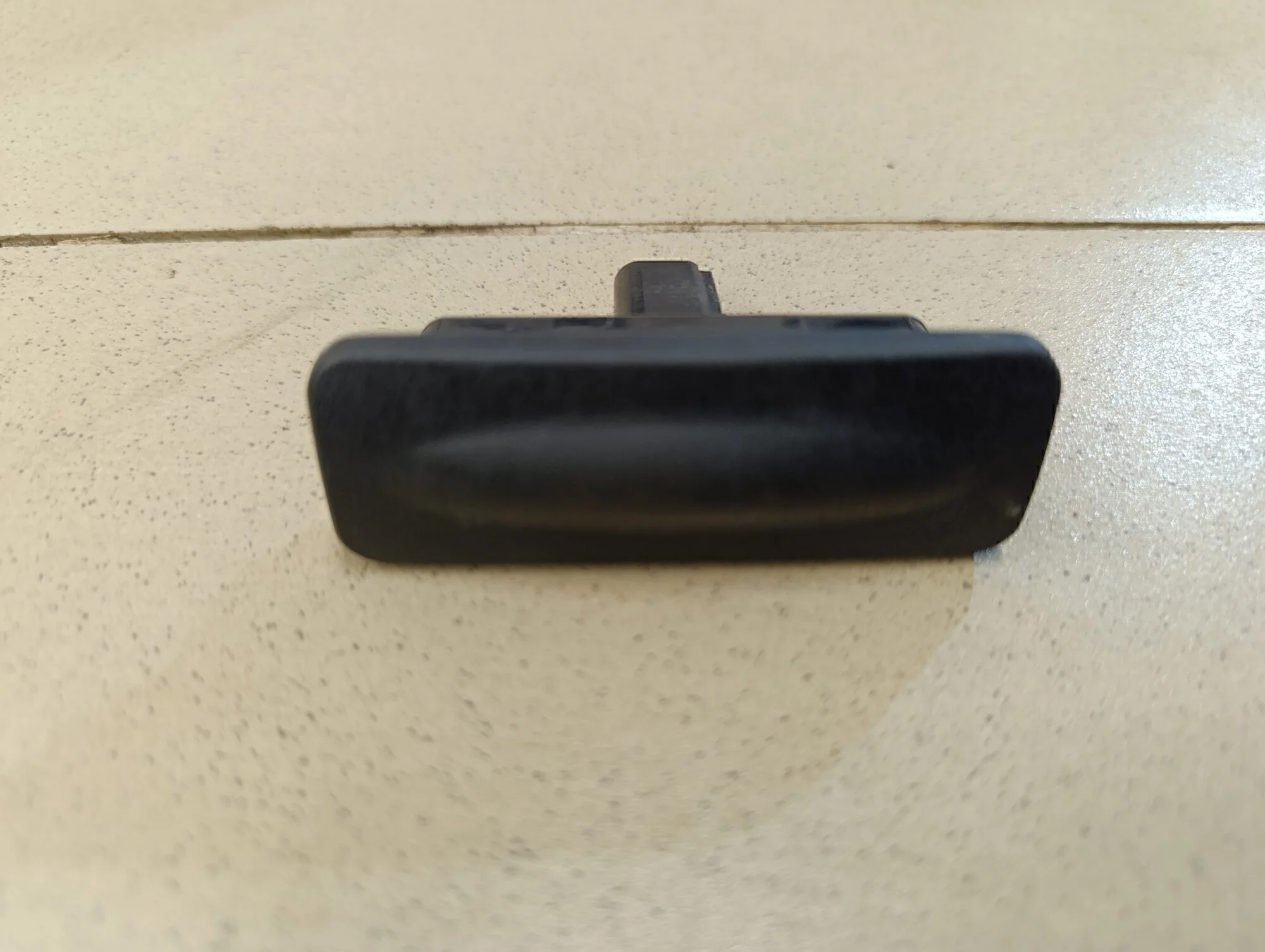 Кнопка открывания багажника Ceed 2012>