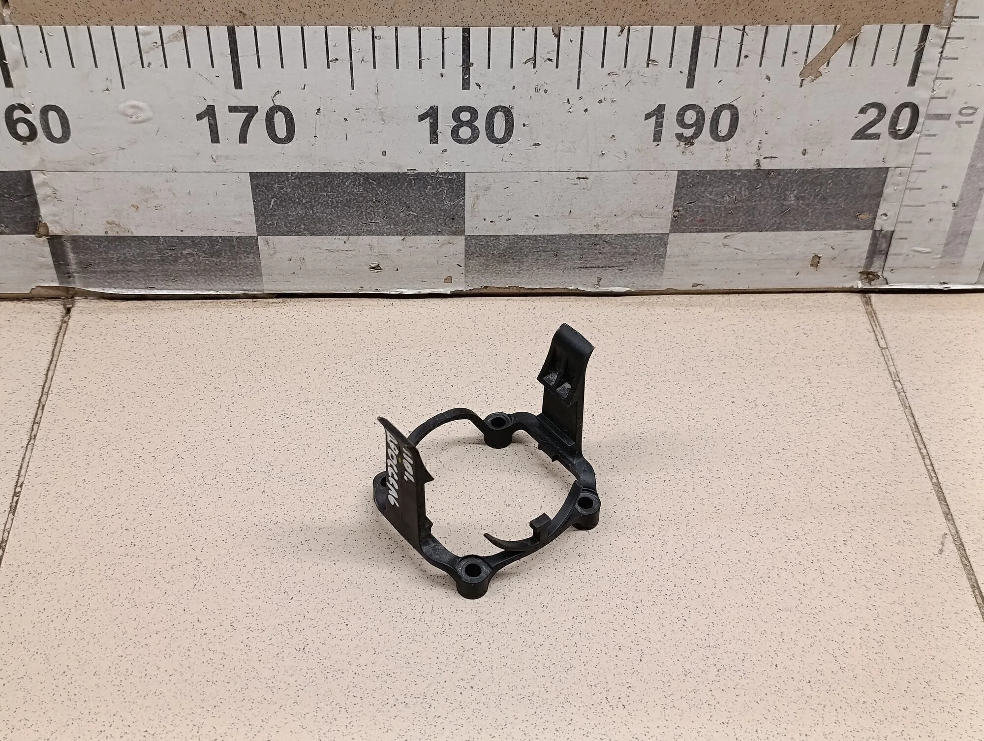 Кронштейн (сопут. товар) Fabia 2007-2015