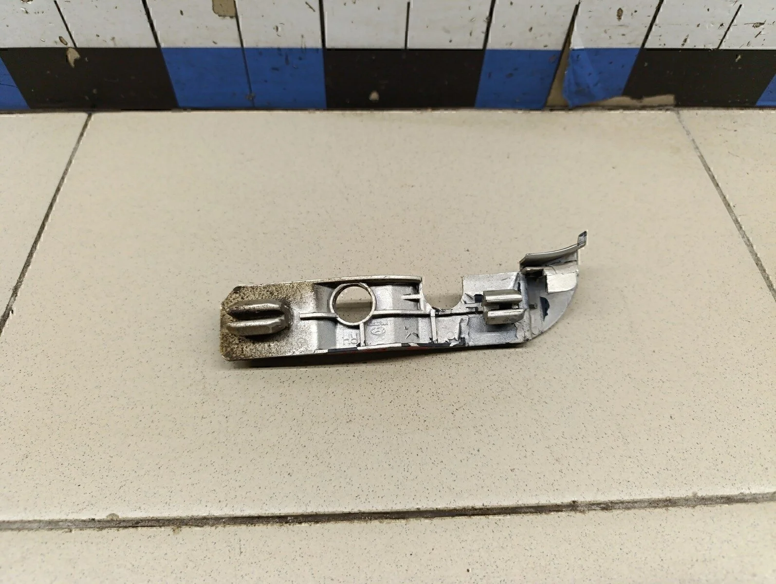 Направляющая переднего бампера правая Getz 2002-2010