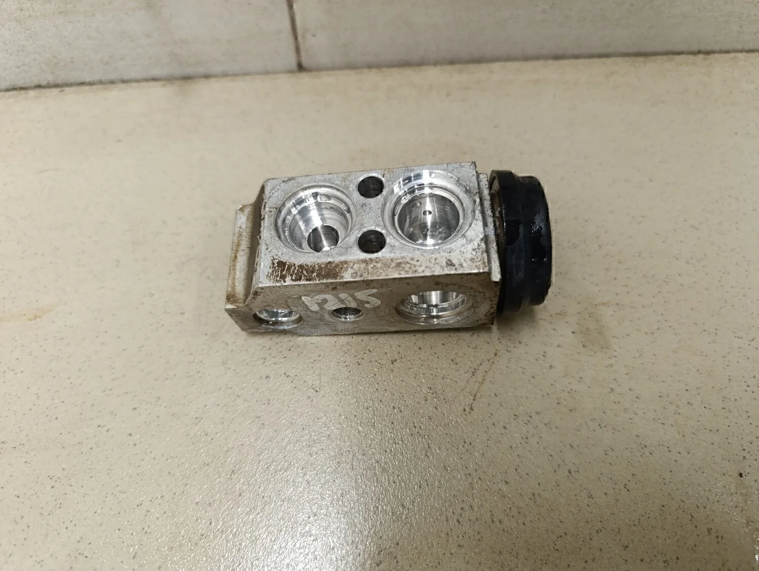 Клапан кондиционера Solaris 2010-2017