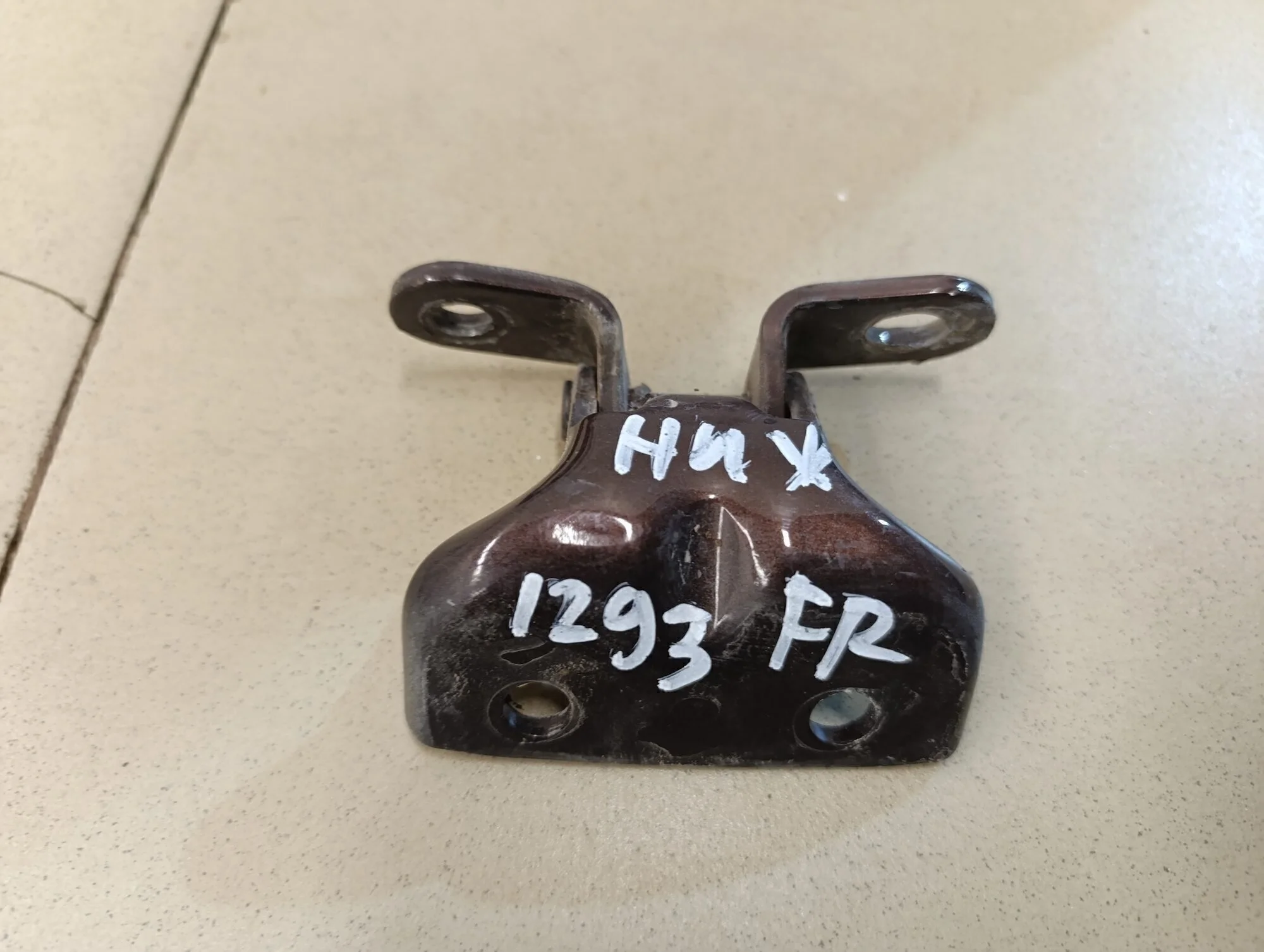 Петля двери передней правой нижняя Ceed 2012>