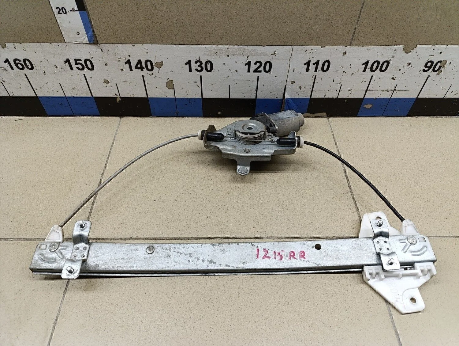 Стеклоподъемник электр. задний правый Solaris 2010-2017