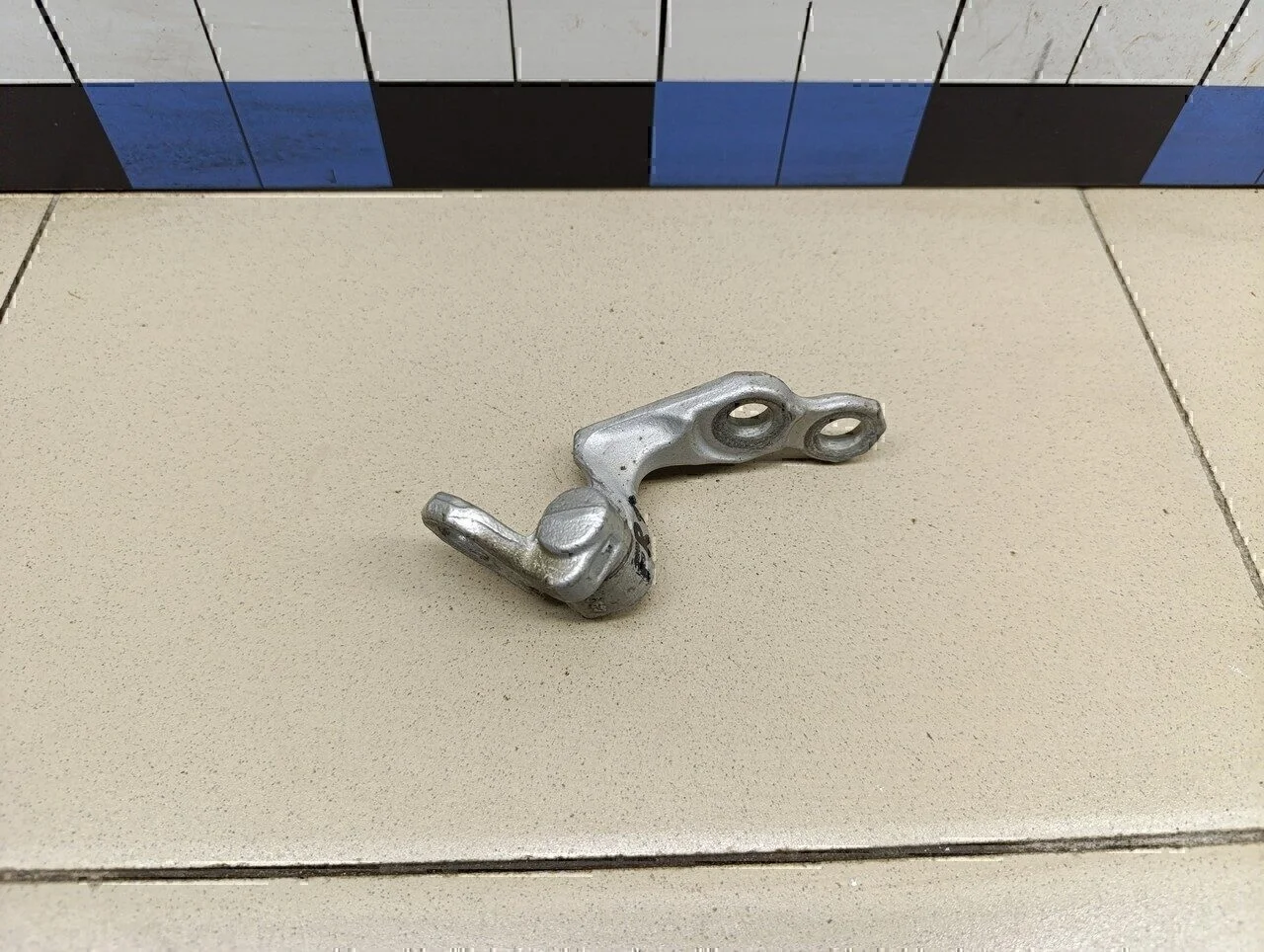 Петля двери передней правой верхняя Focus II 2005-2008