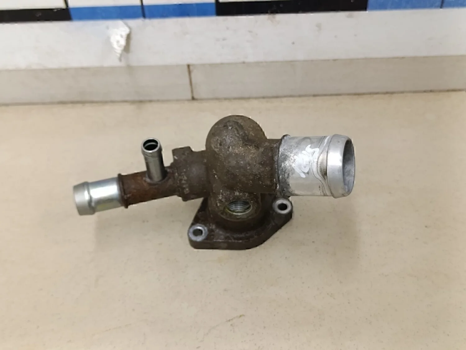 Фланец двигателя системы охлаждения Solaris 2010-2017