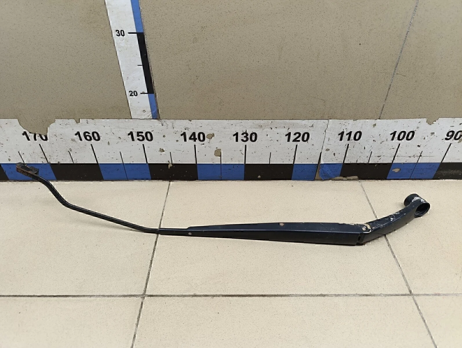 Поводок стеклоочистителя передний правый Solaris 2010-2017