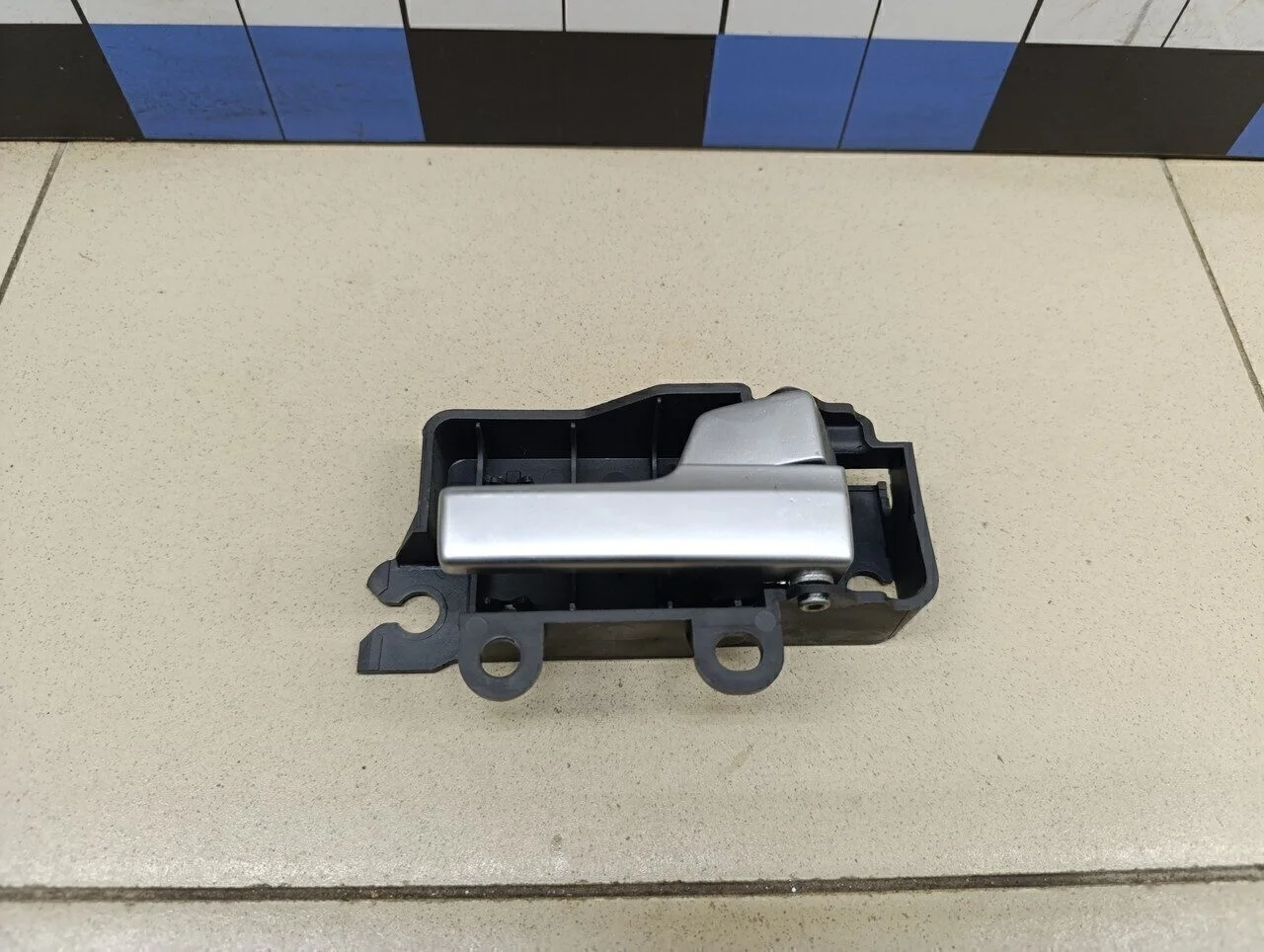 Ручка двери внутренняя правая Focus II 2005-2008