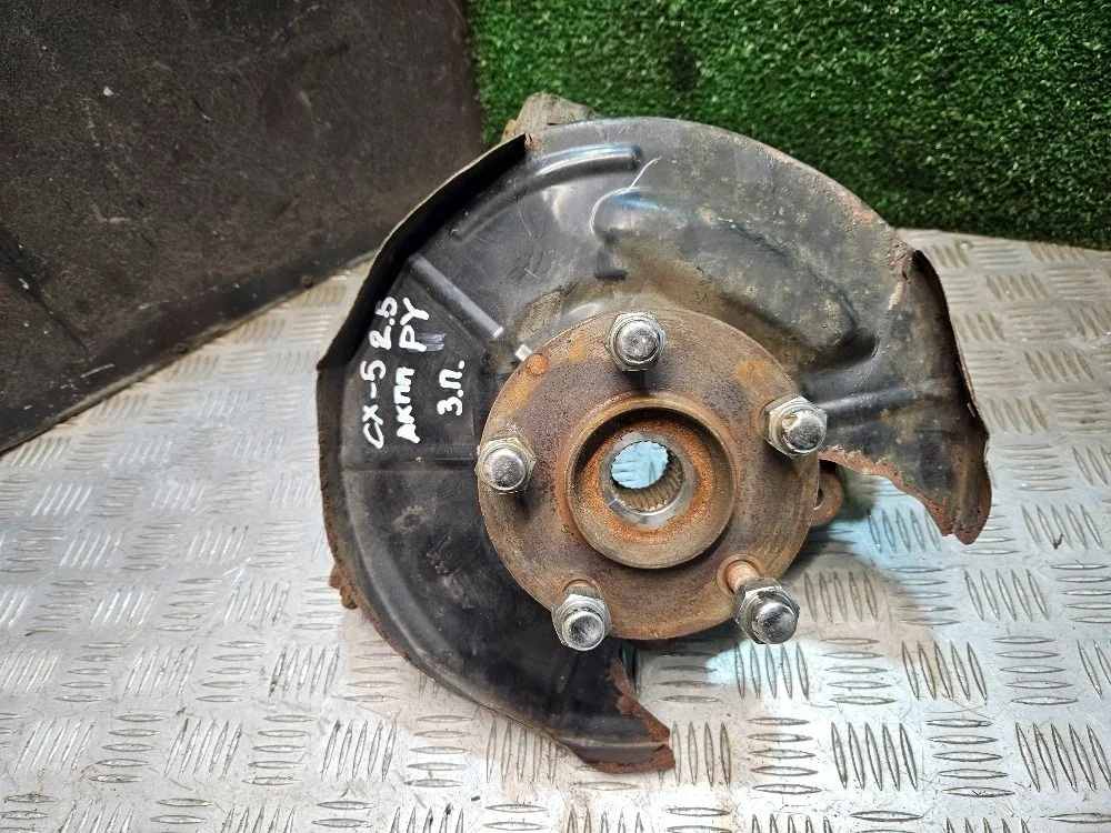 Поворотный кулак задний правый на CX-5 2.5