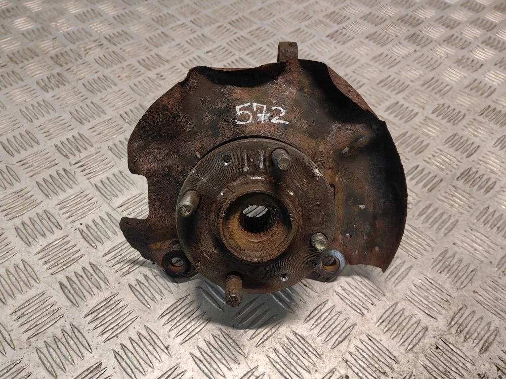 Кулак поворотный передний правый Hyundai Accent II