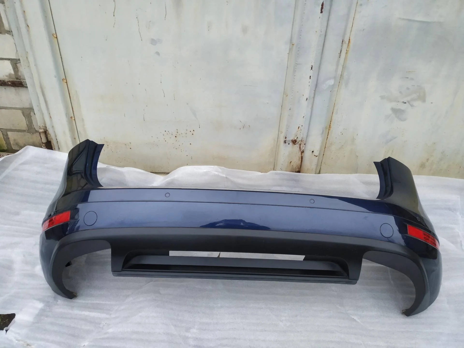 бампер задний Volkswagen Touareg 2 7P6 2011