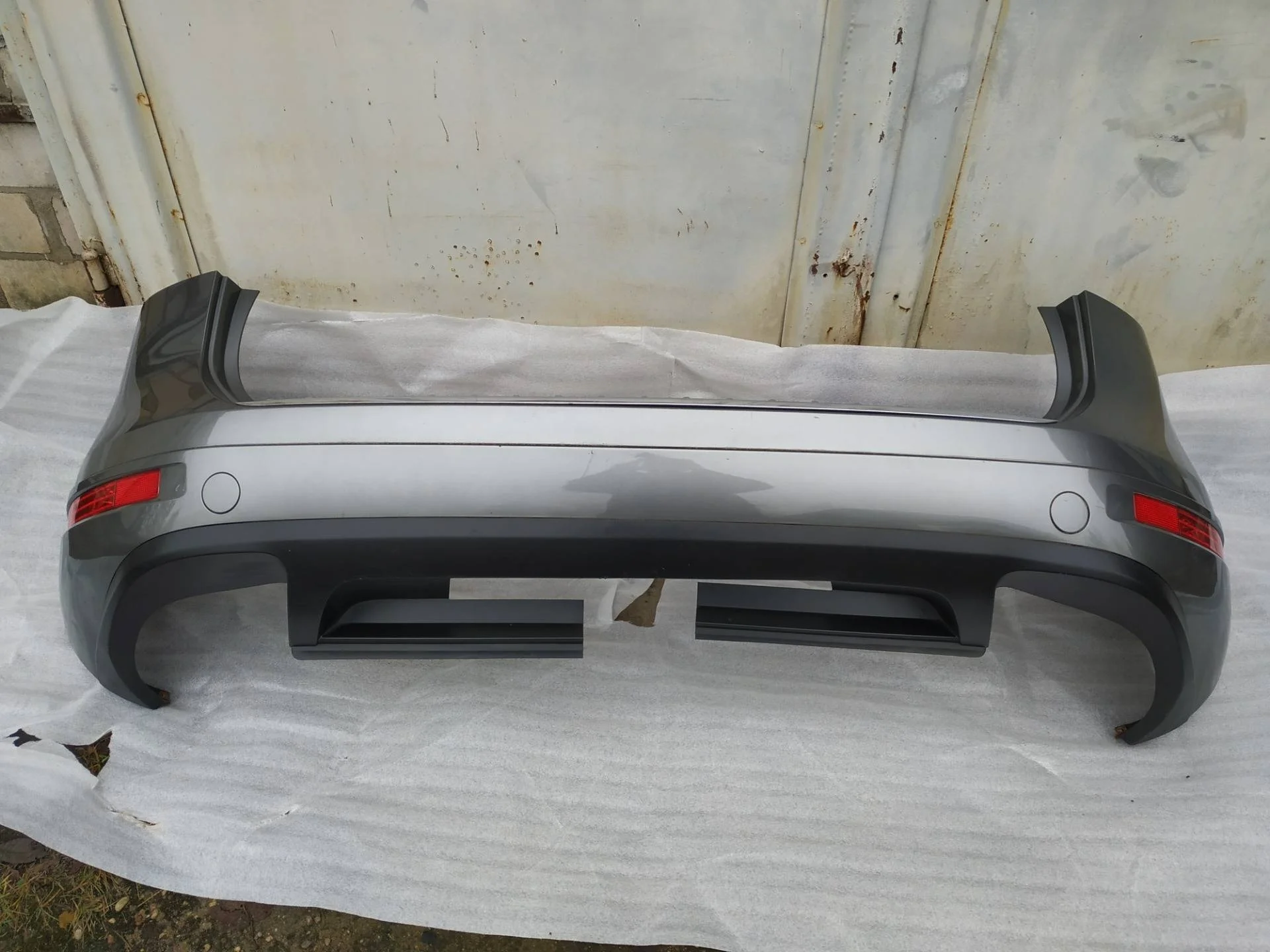 бампер задний Volkswagen Touareg 2 7P6 2011