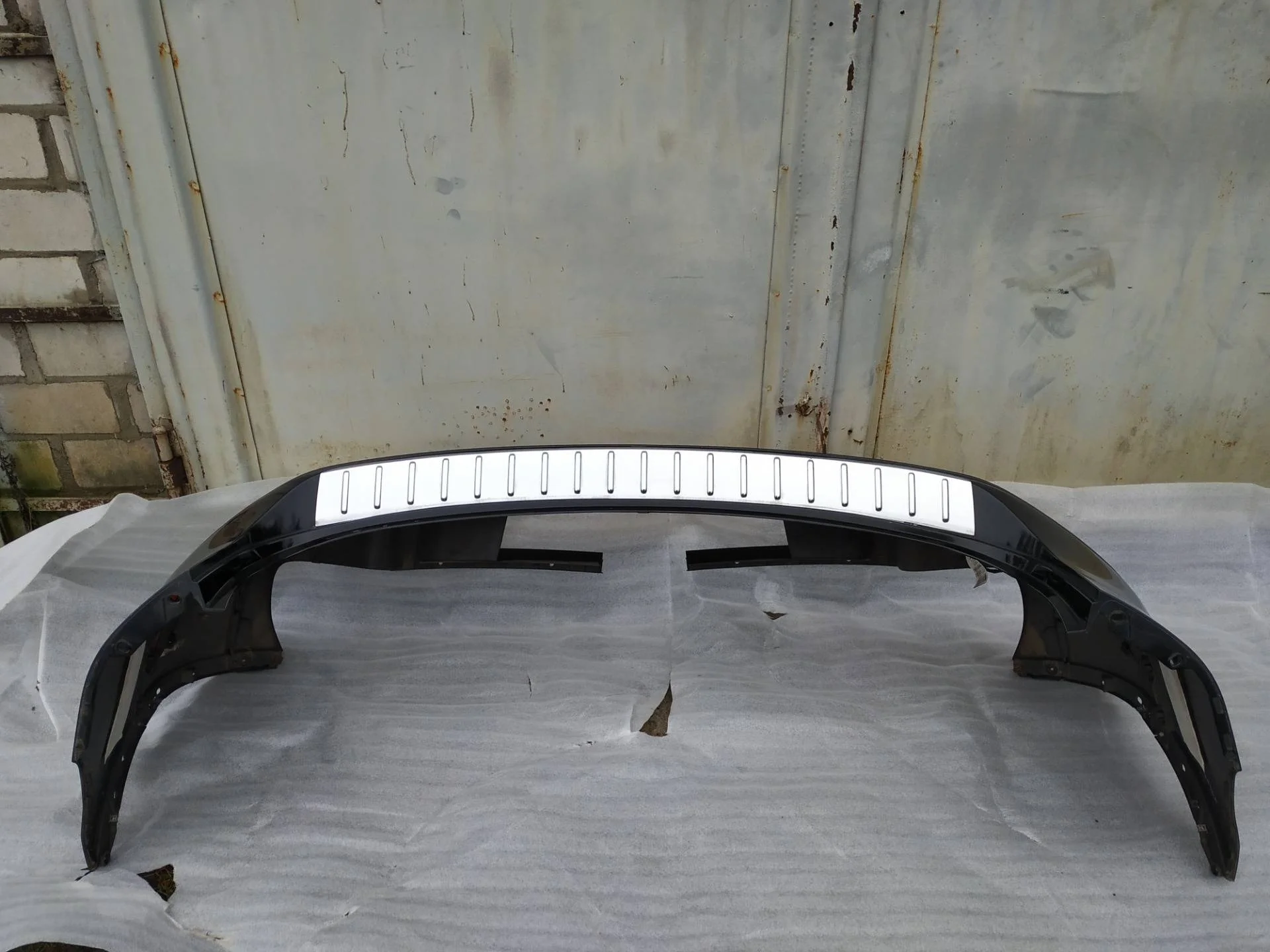 бампер задний Volkswagen Touareg 2 7P6 2013