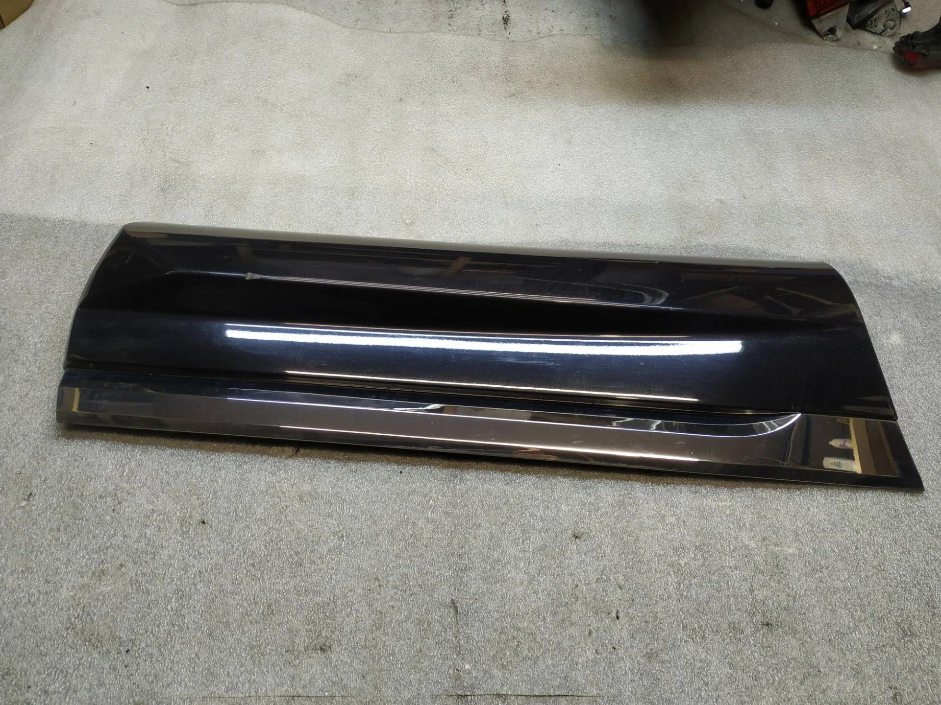 накладка двери задней правой Volkswagen Touareg 2 7P6 2014