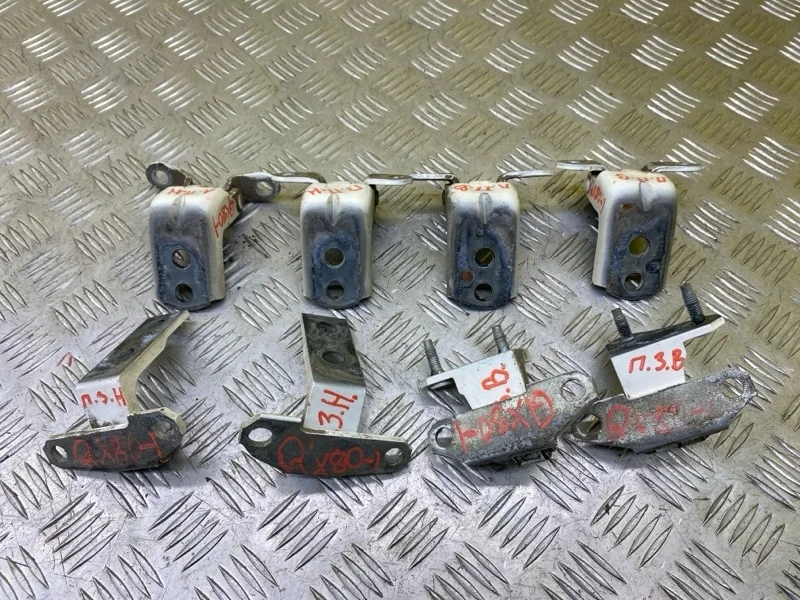 Петля двери Infiniti Qx80 (2013-2020) 2014 82400JK000 5.6 I VK56VD