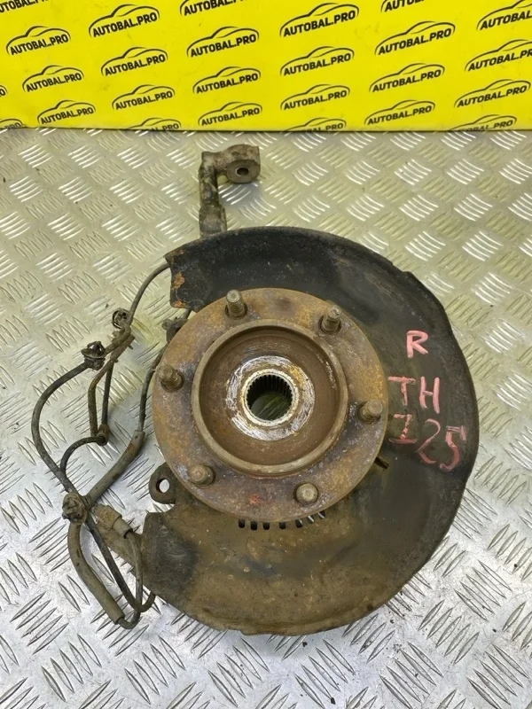 Кулак поворотный правый Toyota Hilux (2005-2015) 2013 432110K030 ПИКАП 2.5 D 2KDFTV