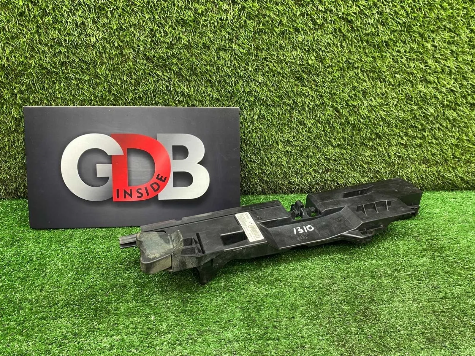 Кронштейн радиатора Bmw X5 22.10.2013 17118572188 F15 N57D30A, левый