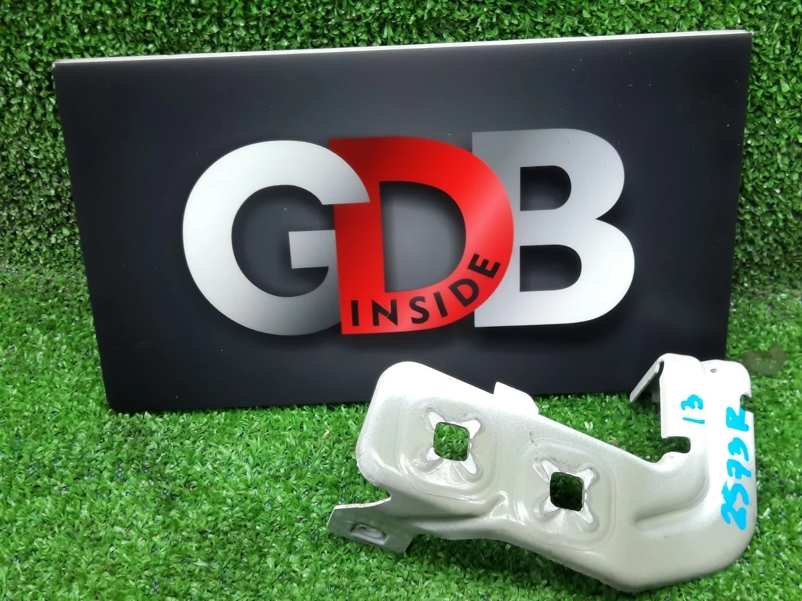 Кронштейн крыла BMW 3 series 12.12.2017 41358066940 F30 B48B20A, передний правый