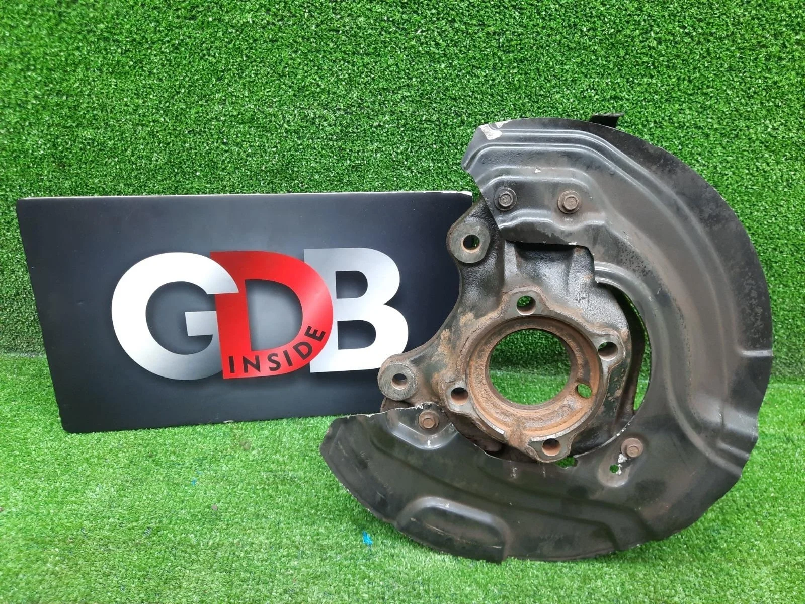 Кулак поворотный BMW X1 09.10.2014 33326788050 E84 N20B20A, задний правый