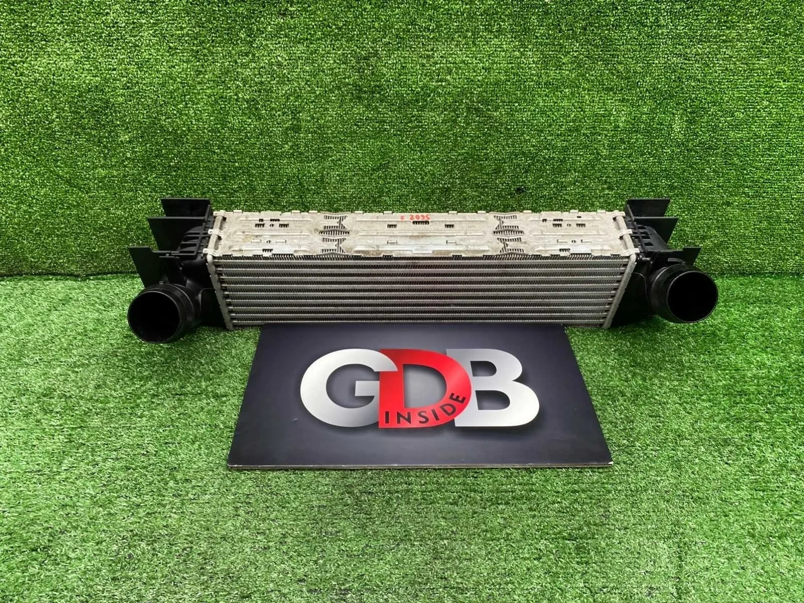 Интеркулер BMW 1 series 22.06.2015 17517600530 F20 N13B16A