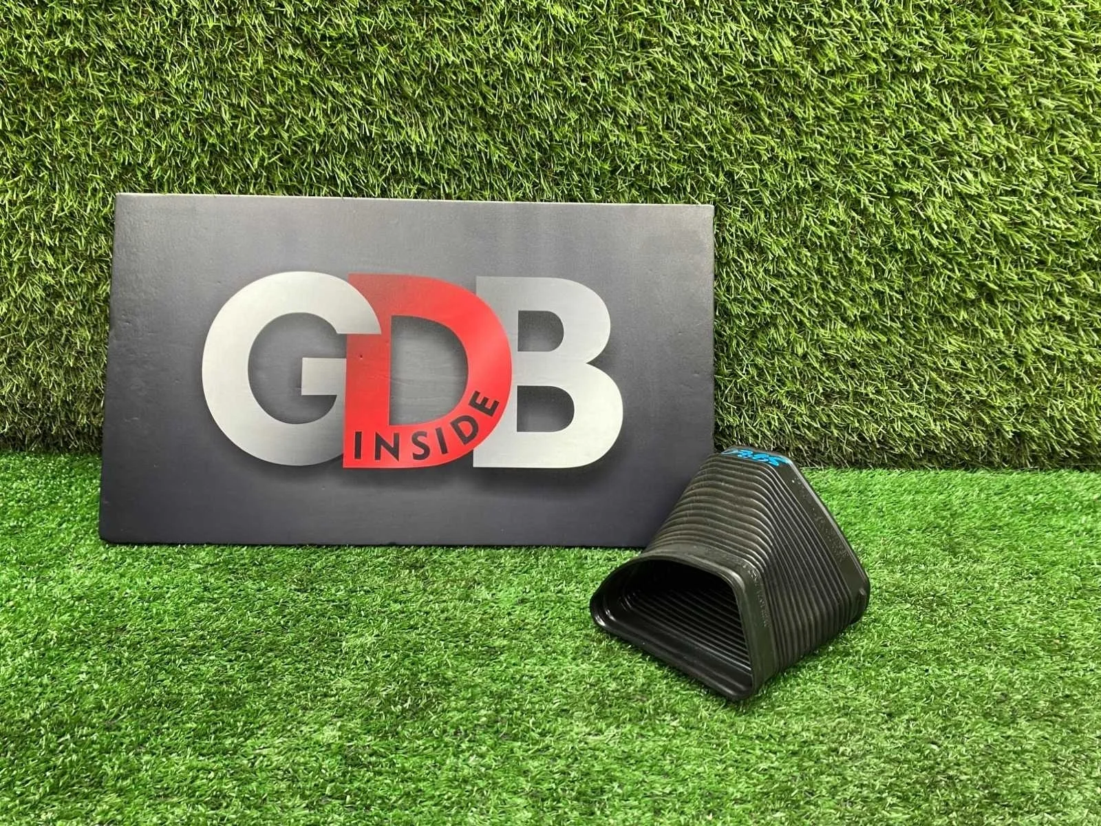 Патрубок воздушного фильтра BMW 3 series 04.11.2009 13717523630 E90 N46B20B