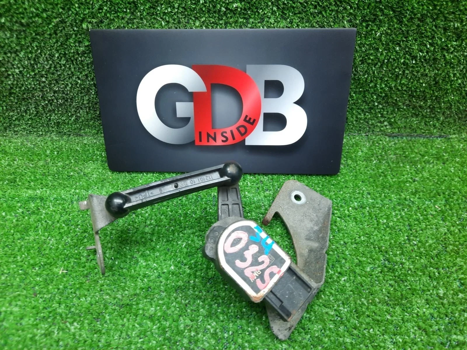 Датчик положения кузова Bmw X1 09.10.2014 37146853754 E84 N20B20A