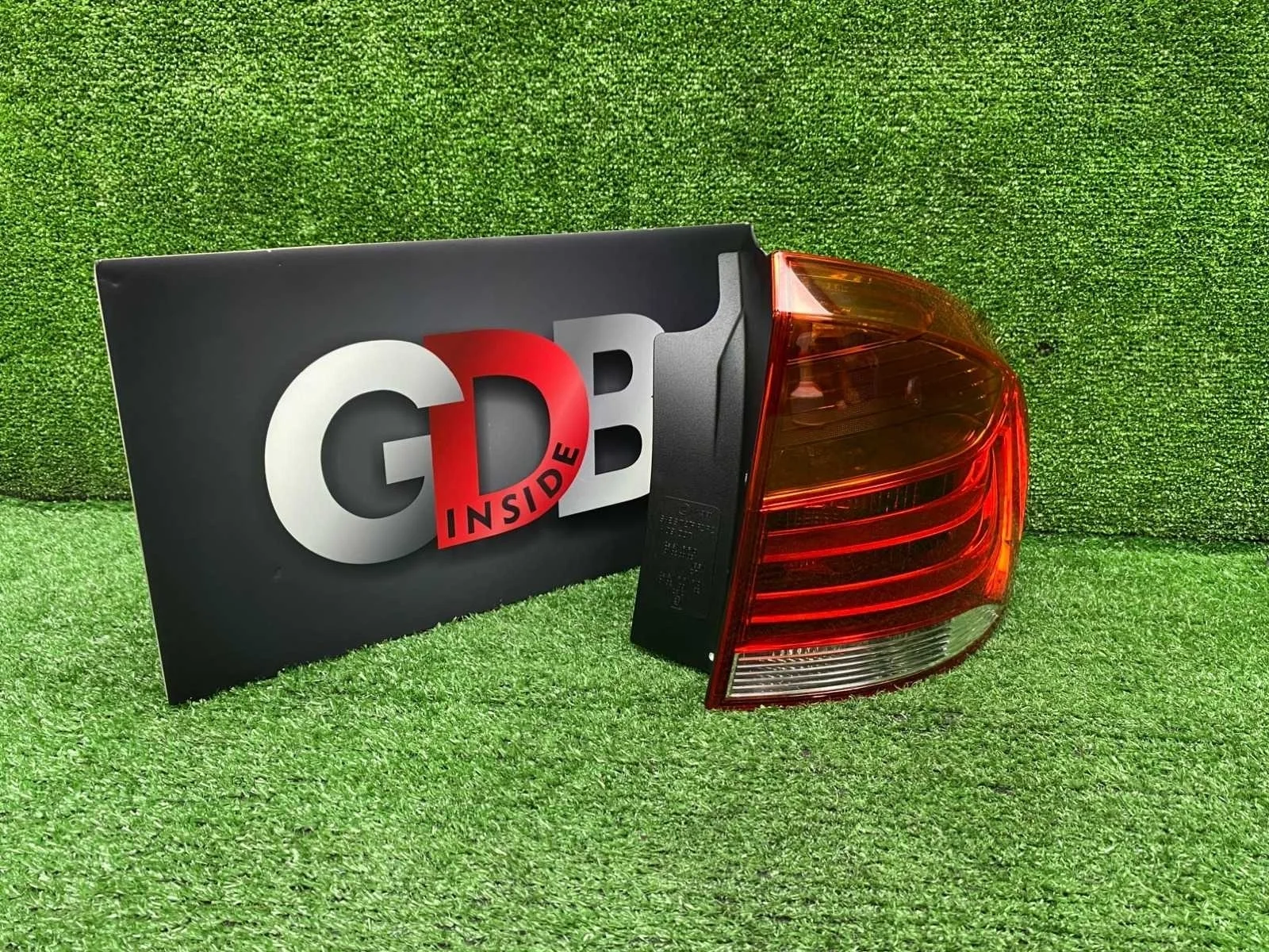 Фонарь BMW X1 10.11.2011 63212990110 E84 N20B20A, задний правый