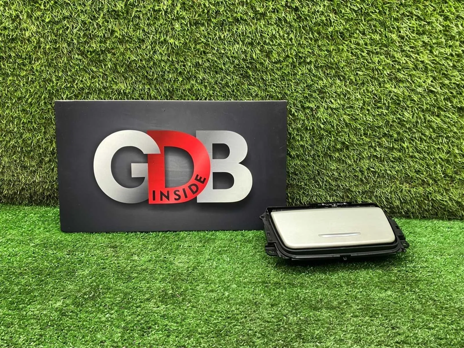 Пепельница BMW 3 series 04.11.2009 51167078571 E90 N46B20B, передняя